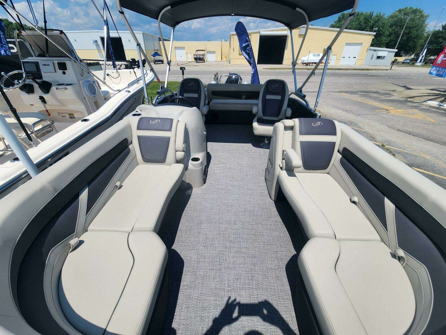 2022 Barletta 22UC - Image 4