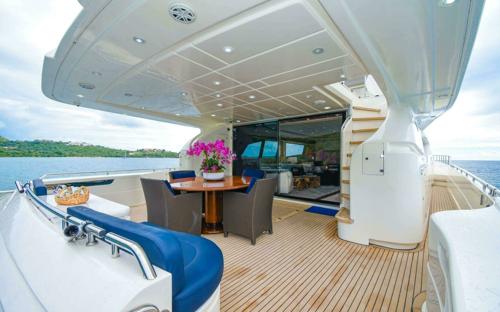 2006 Ferretti Yachts 881 - Image 8