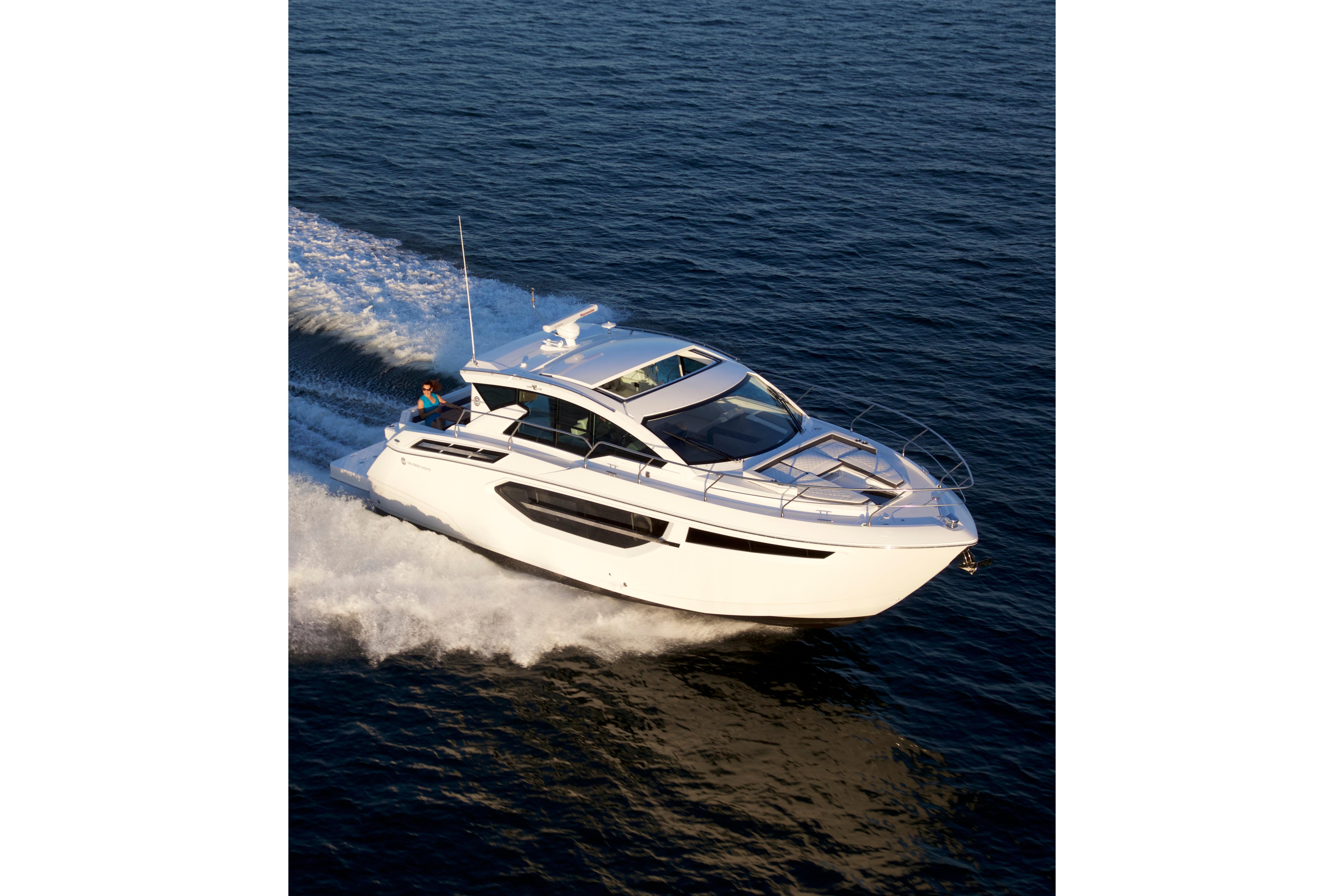 2026 Cruisers Yachts 42 Cantius