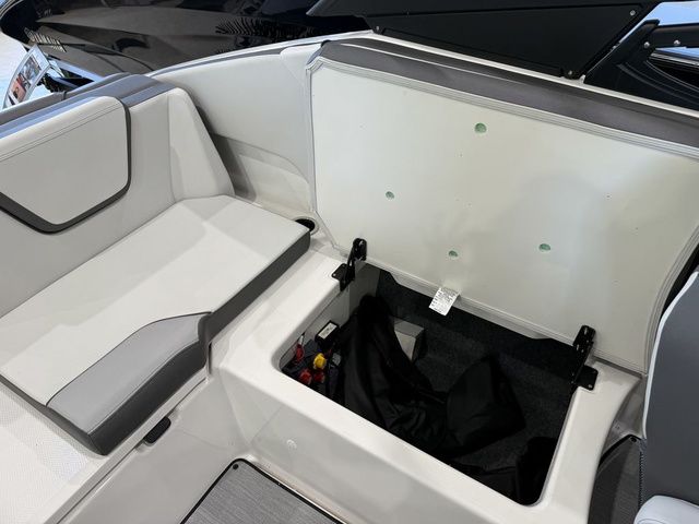 2025 Yamaha Boats AR250 - 12