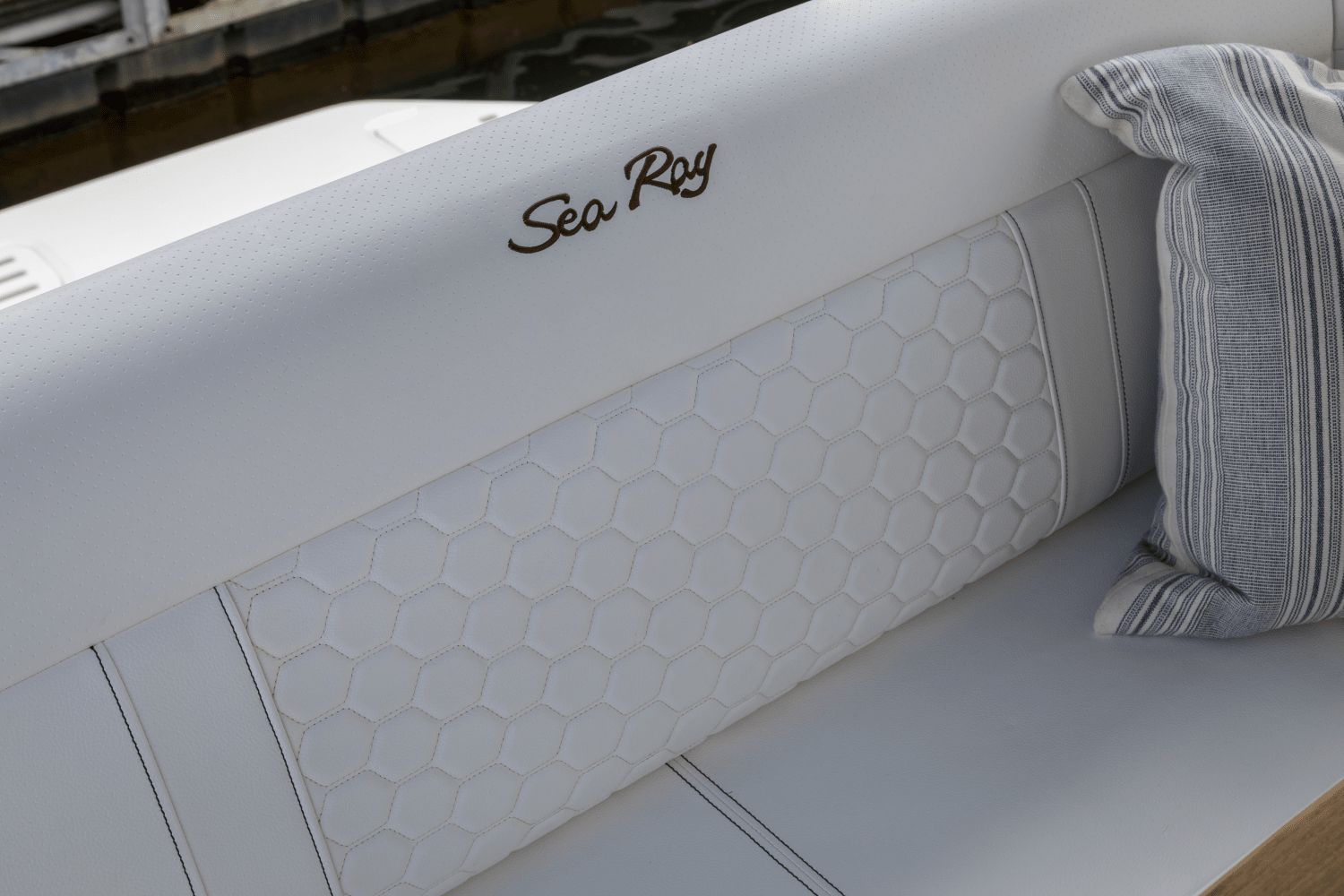 2026 Sea Ray Sundancer 320 - 30