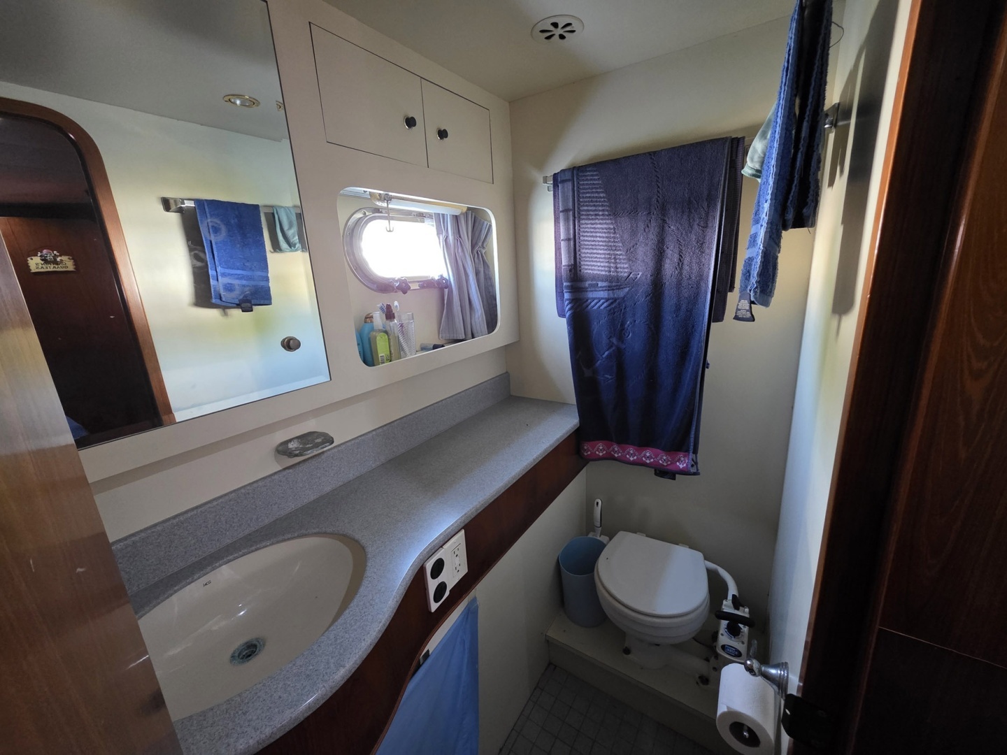 2001 Horizon Sundeck - Image 14