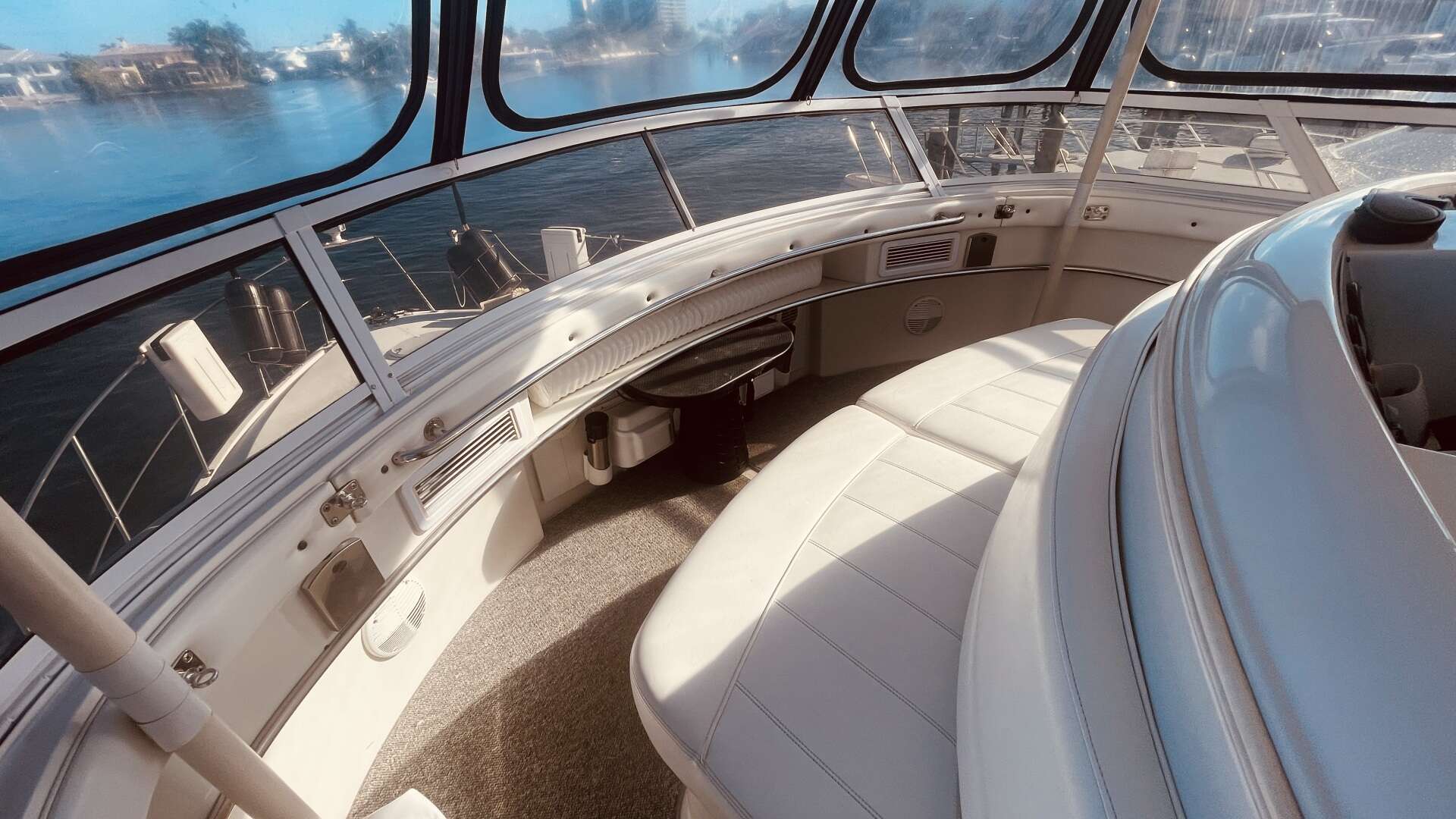 1997 CARVER YACHTS 500 COCKPIT MY - Image 55