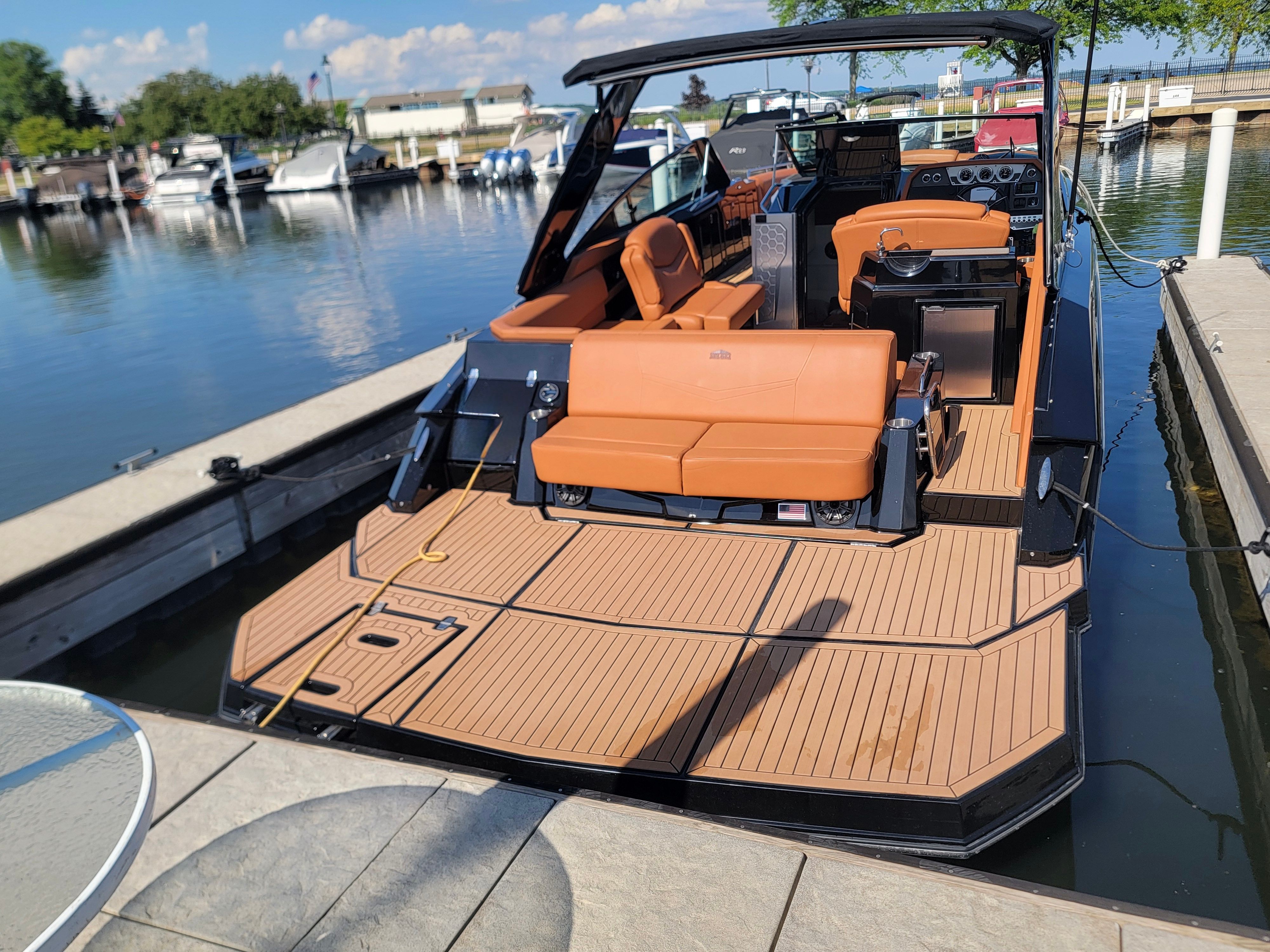 2020 Cruisers Yachts 338 CX South Beach Bow Rider - 8
