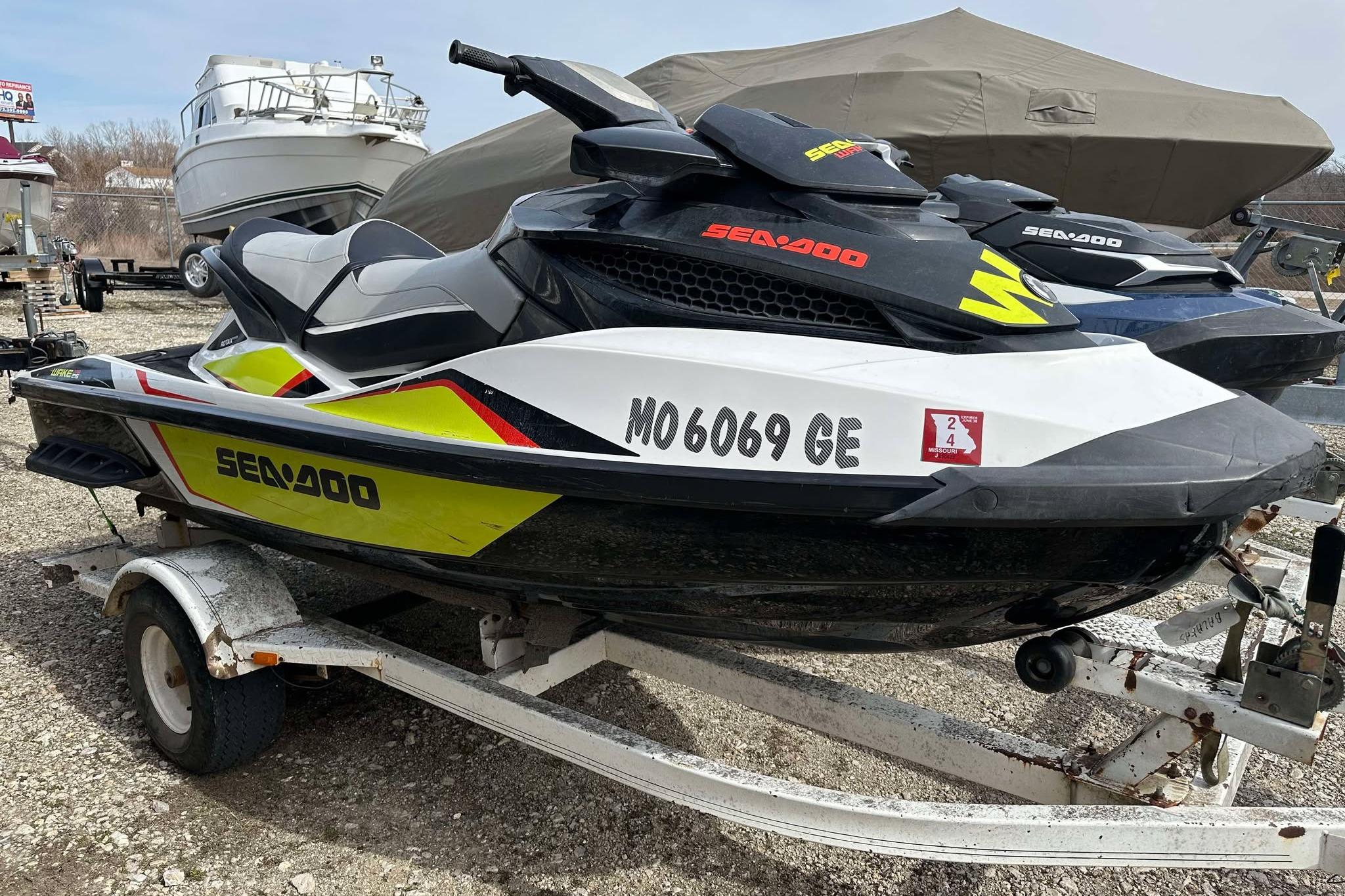 2015 Sea-Doo Wake Pro 215