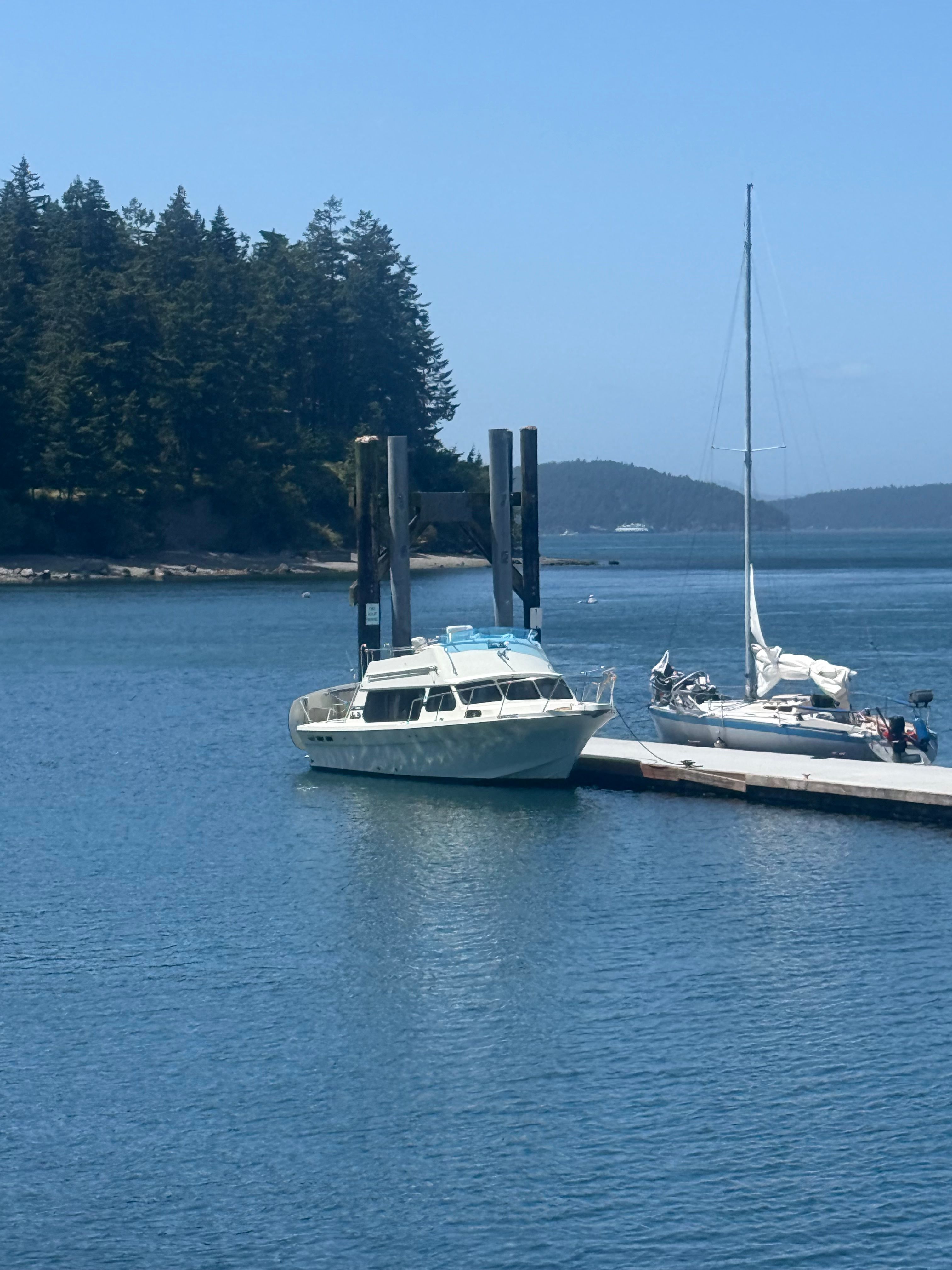 1981 Glasply 28 Long Cabin - 11