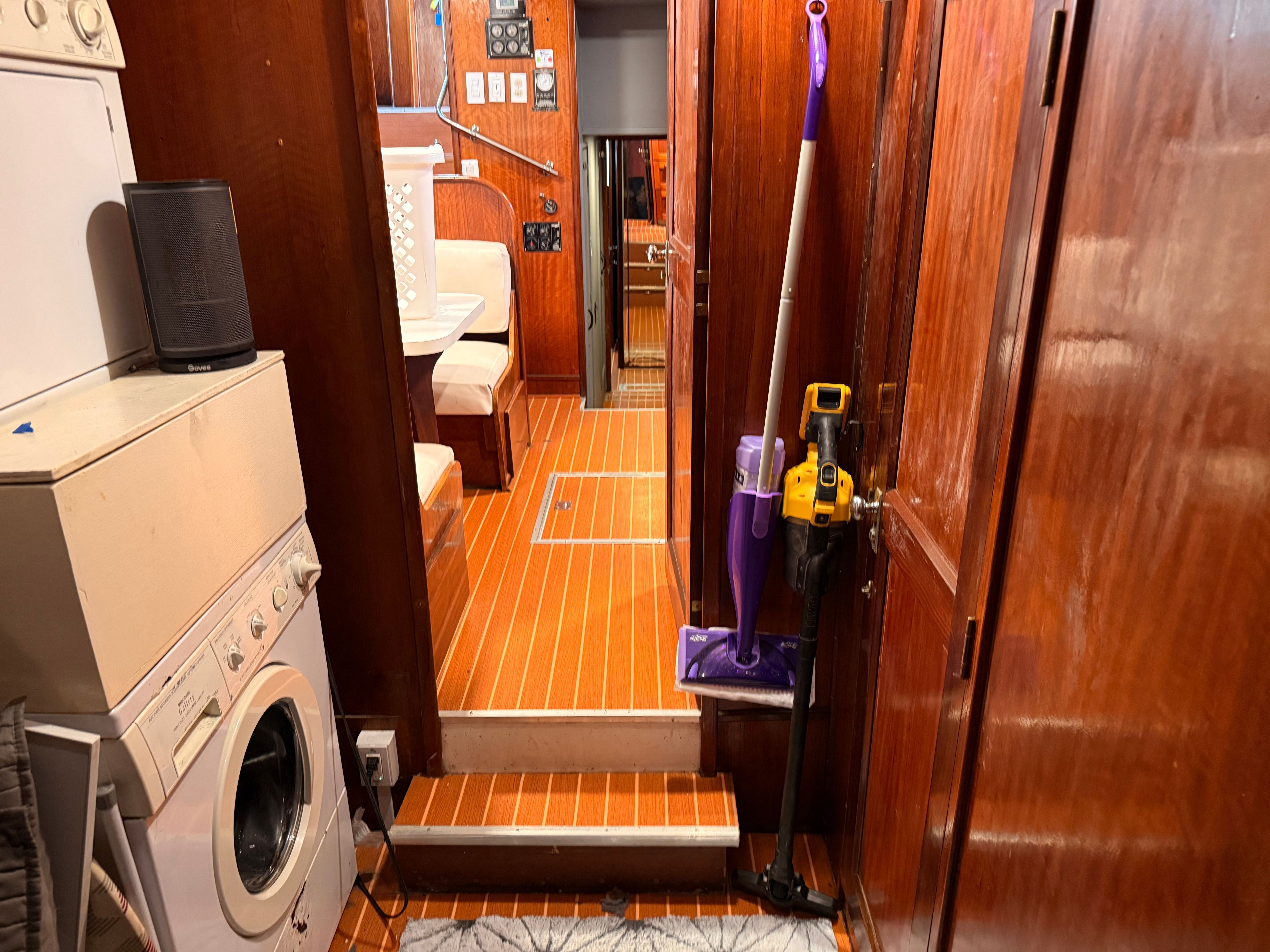 1969 Hatteras 53 - 27