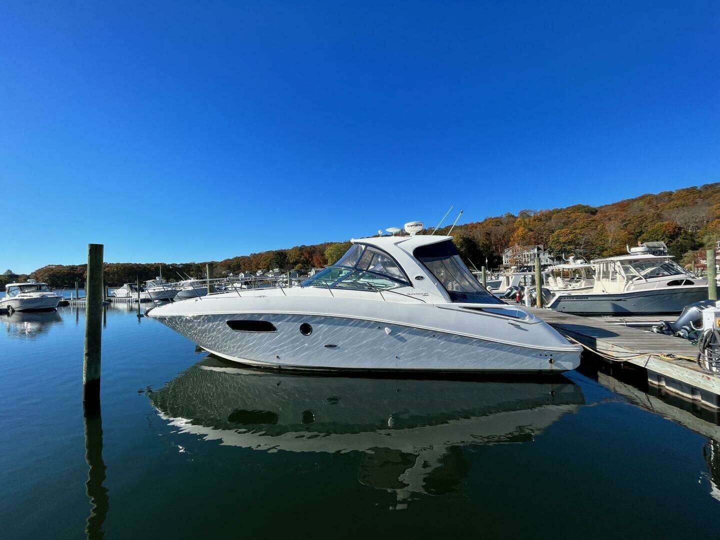 2009 Sea Ray SUNDANCER 350 - Image 2