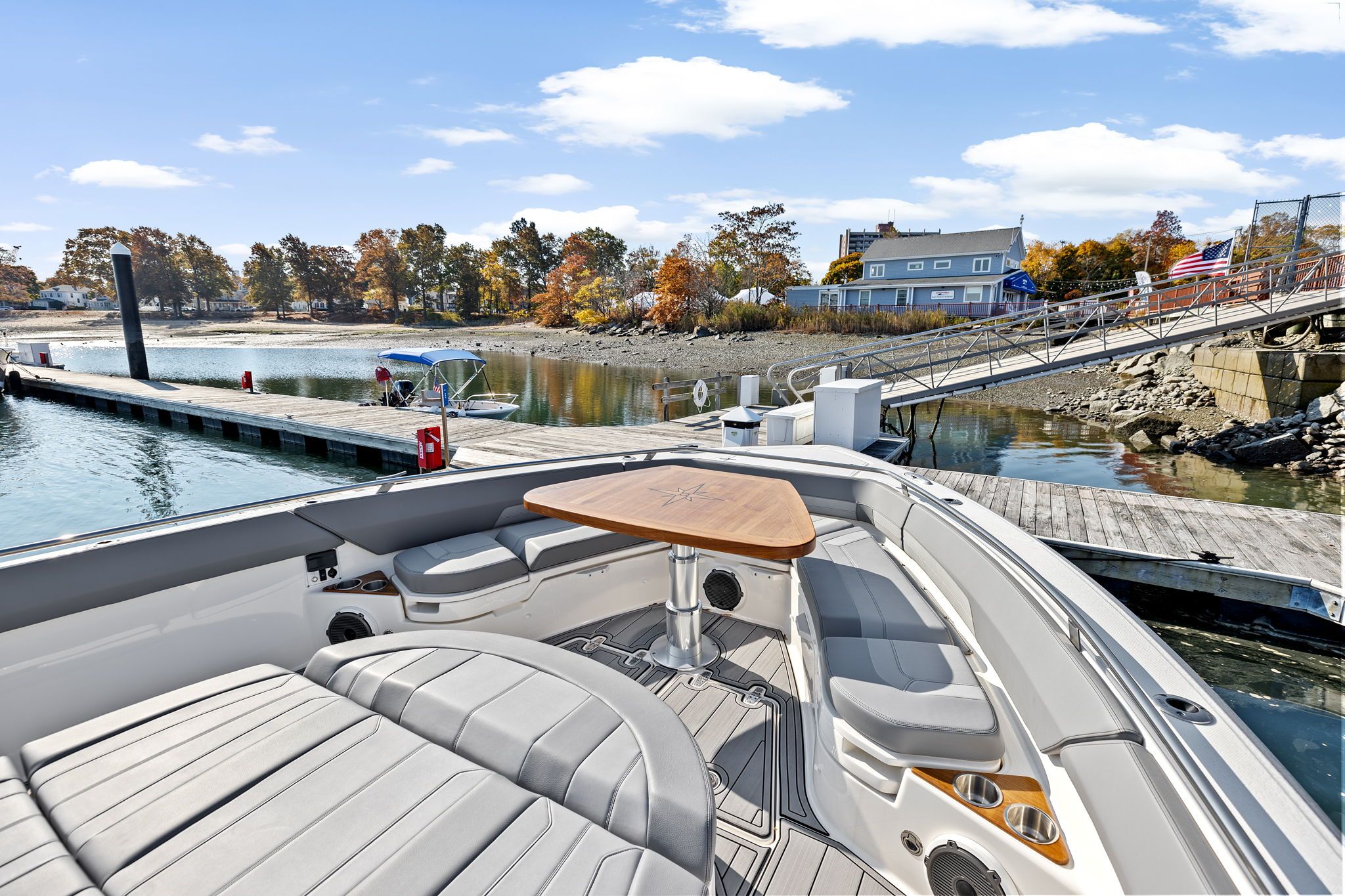 2022 Boston Whaler 420 Outrage - 41