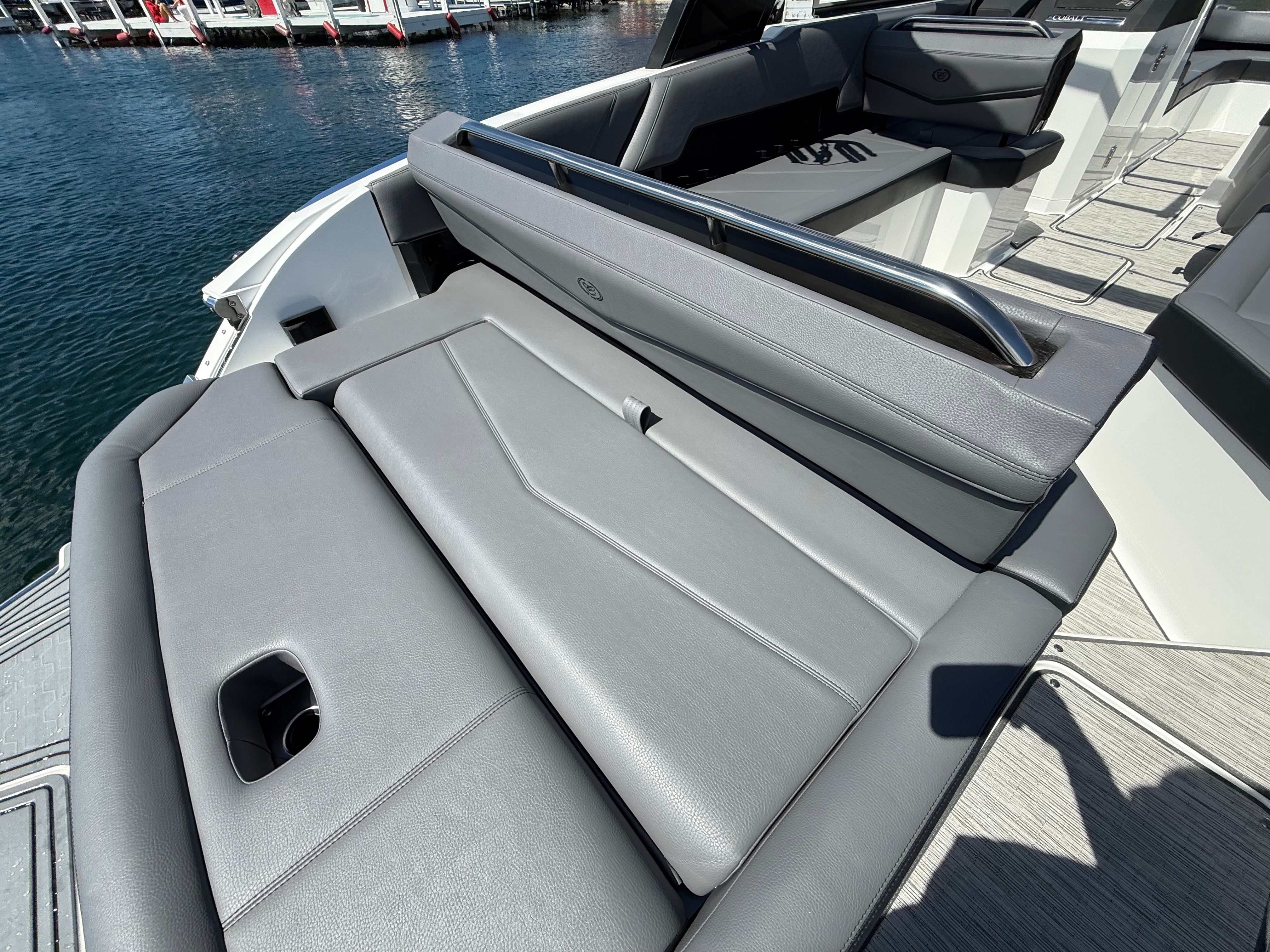 2026 Cobalt R8 Surf - 15