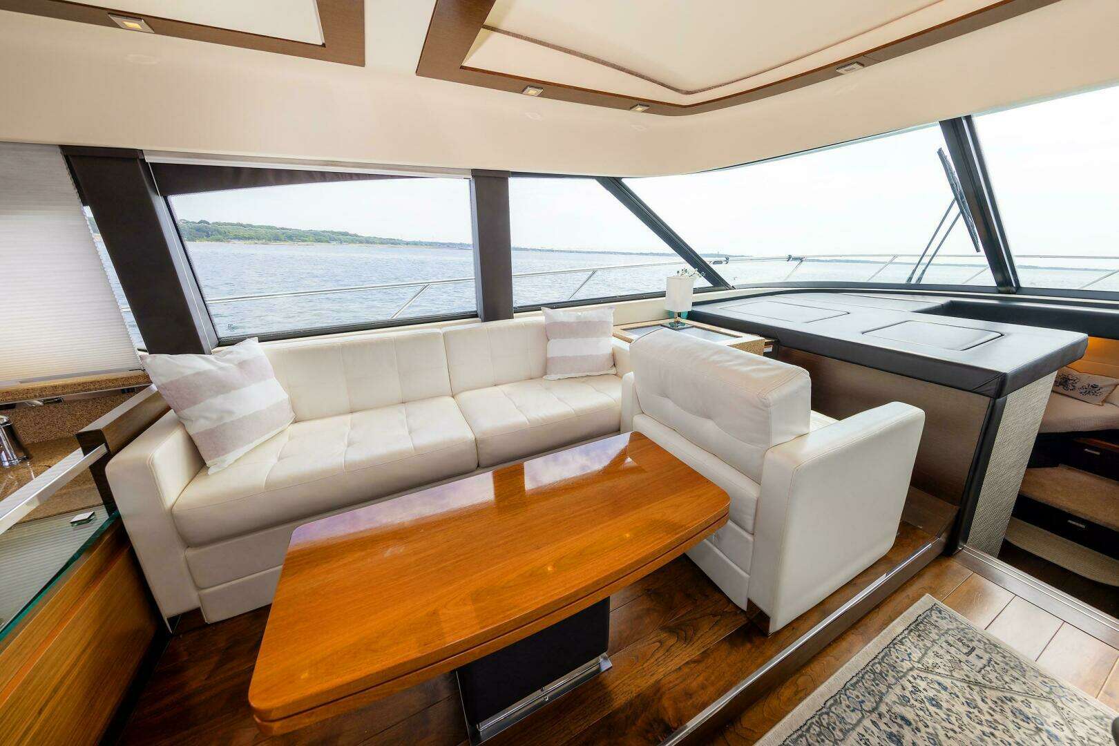 2014 Tiara Yachts 5000 Express - Image 21