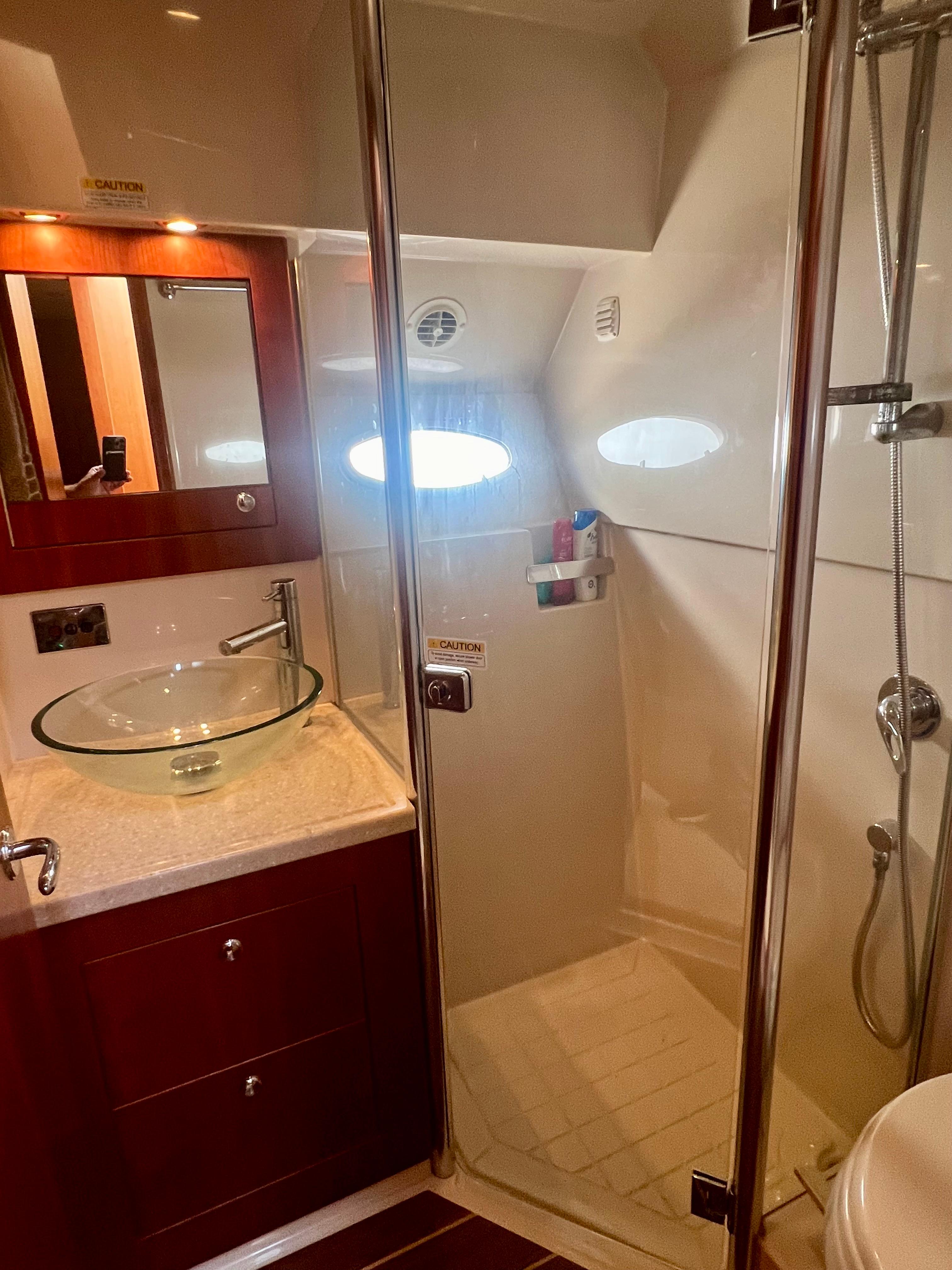 2008 Riviera 4700 Sport Yacht - 57