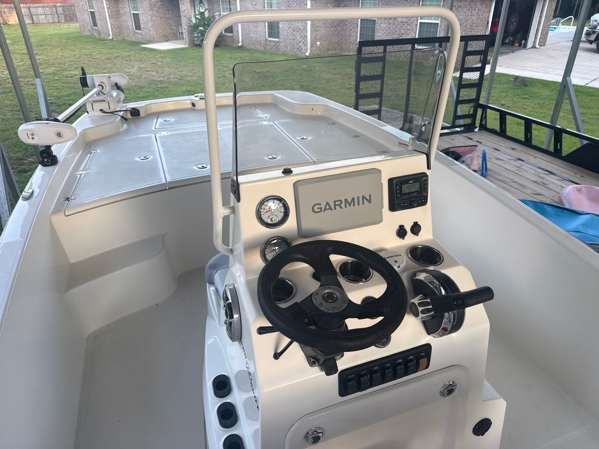 2024 Mako Pro Skiff 19 CC - 11