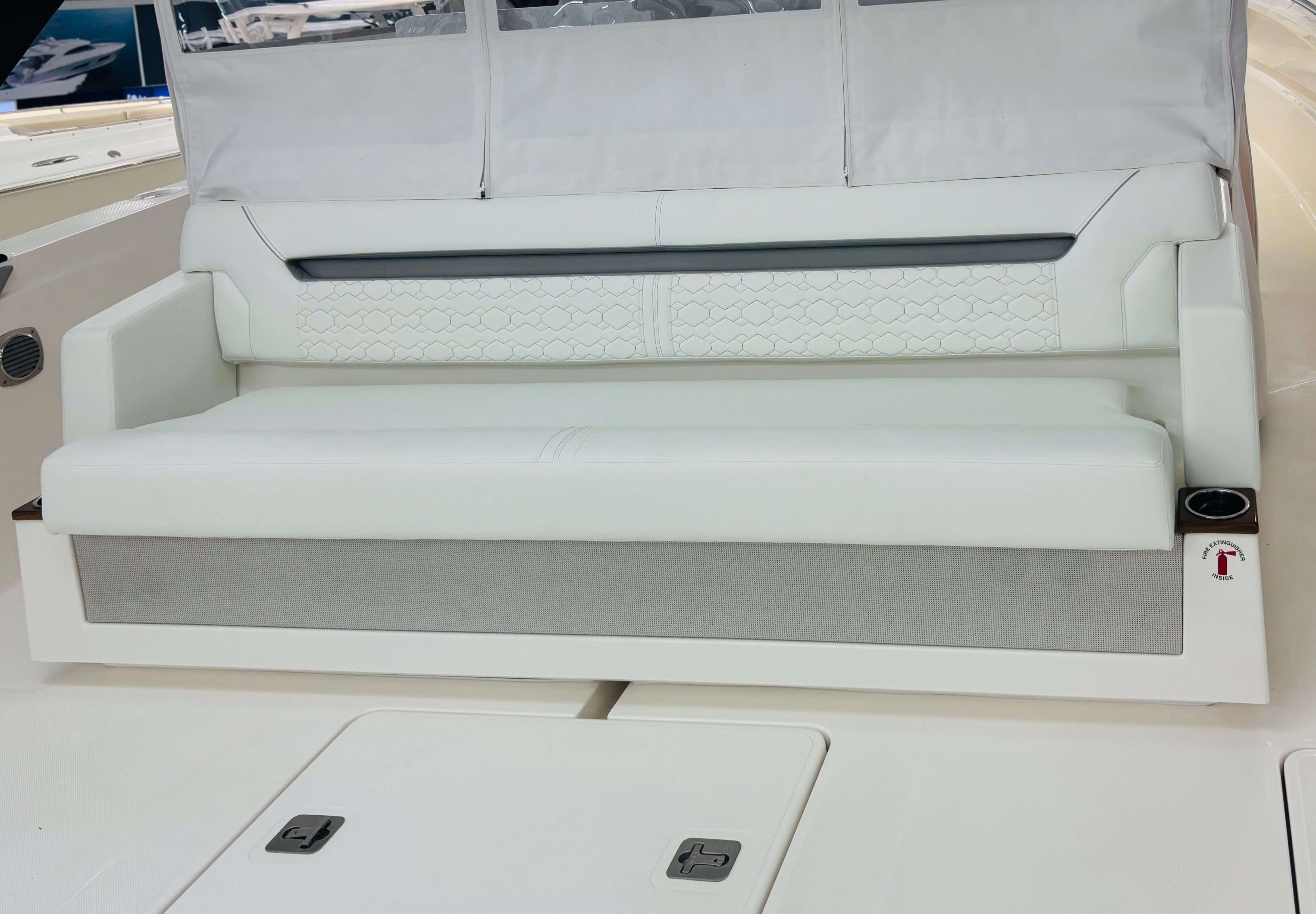 2026 TIARA YACHTS 43 LS - Image 53