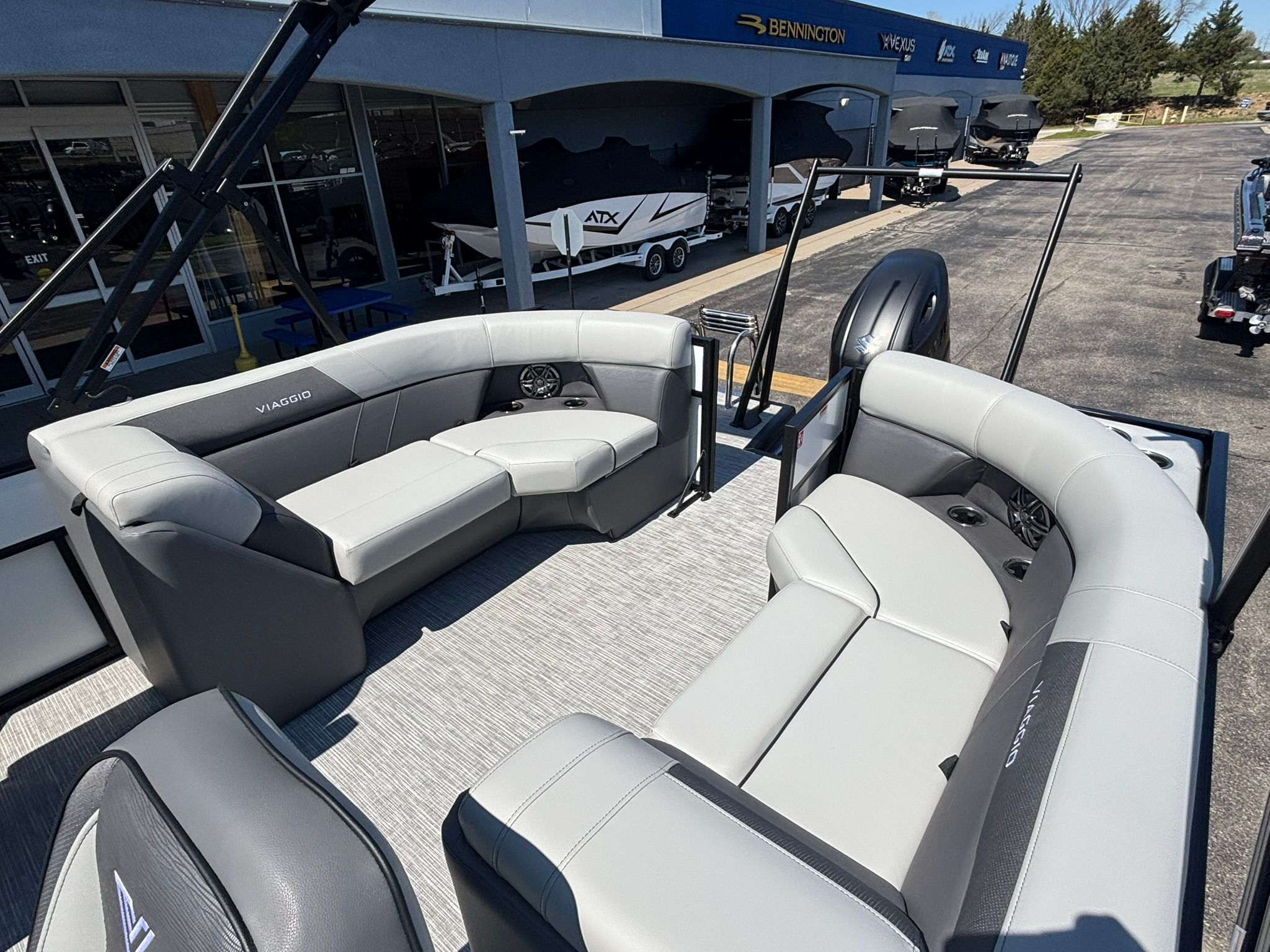 2026 Viaggio V22U - 23