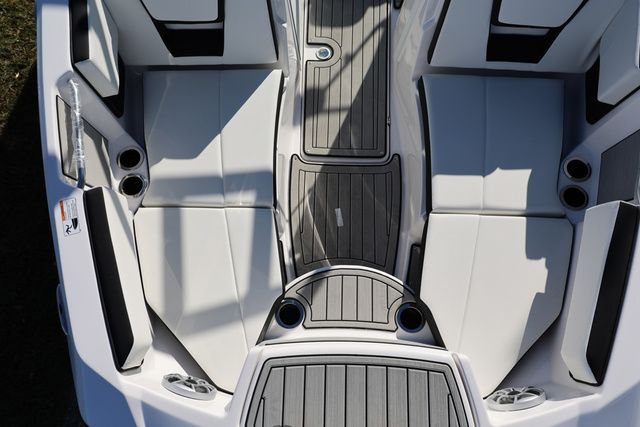 2026 Yamaha Boats 222S - 12