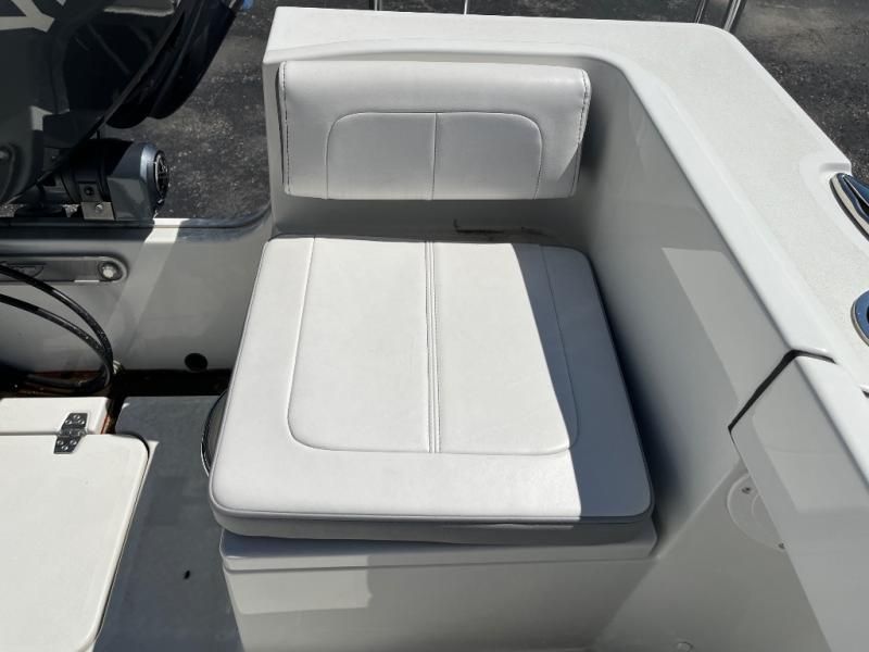 2025 Parker 18SE Center Console - 19