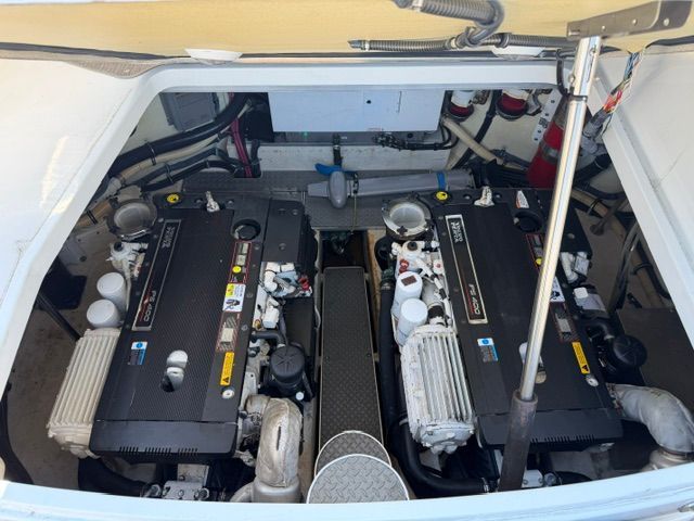 2008 Formula 37 Performance Cruiser - 34