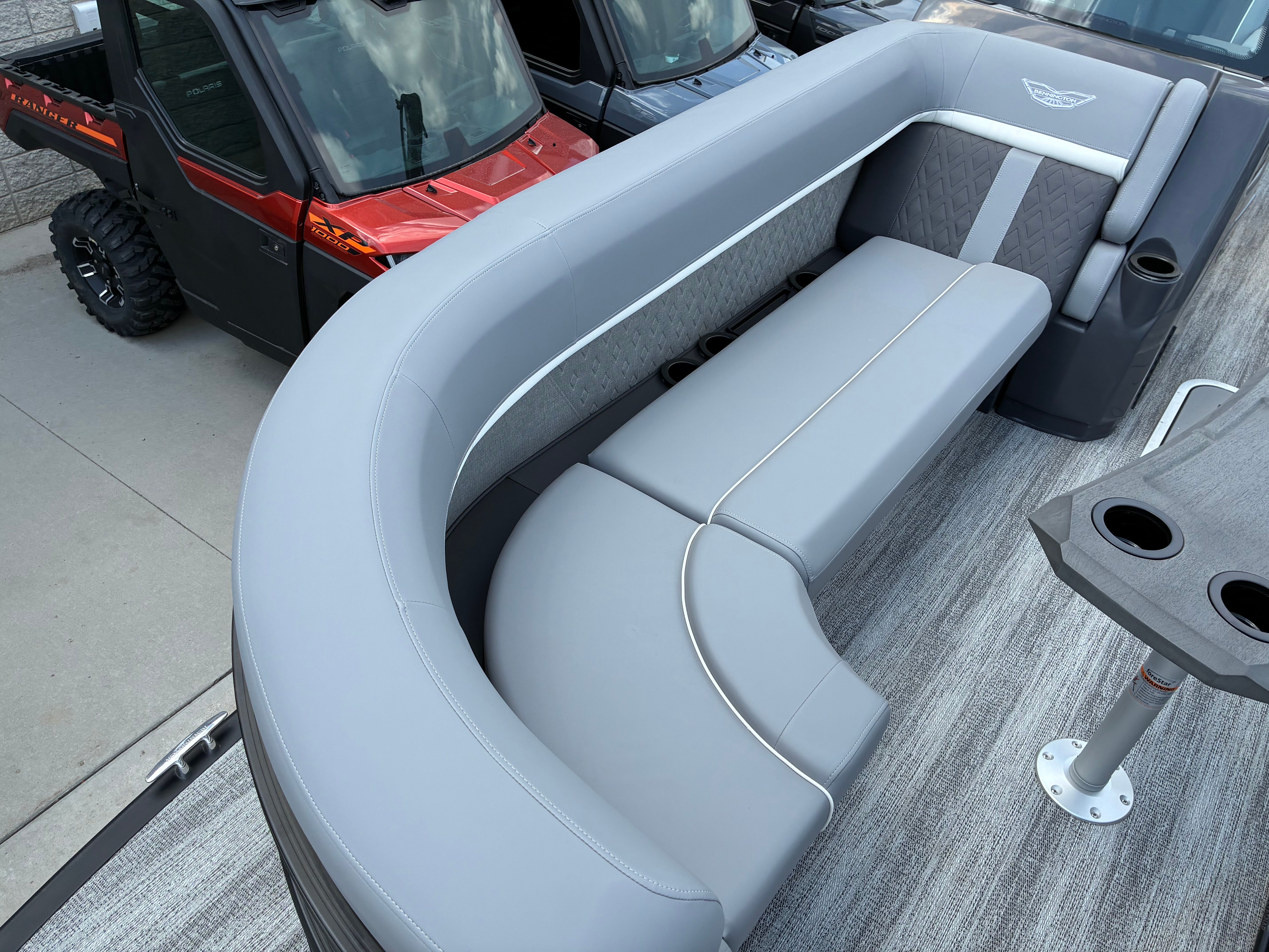 2026 Bennington 24 M Fastback - Quad Bench - 21