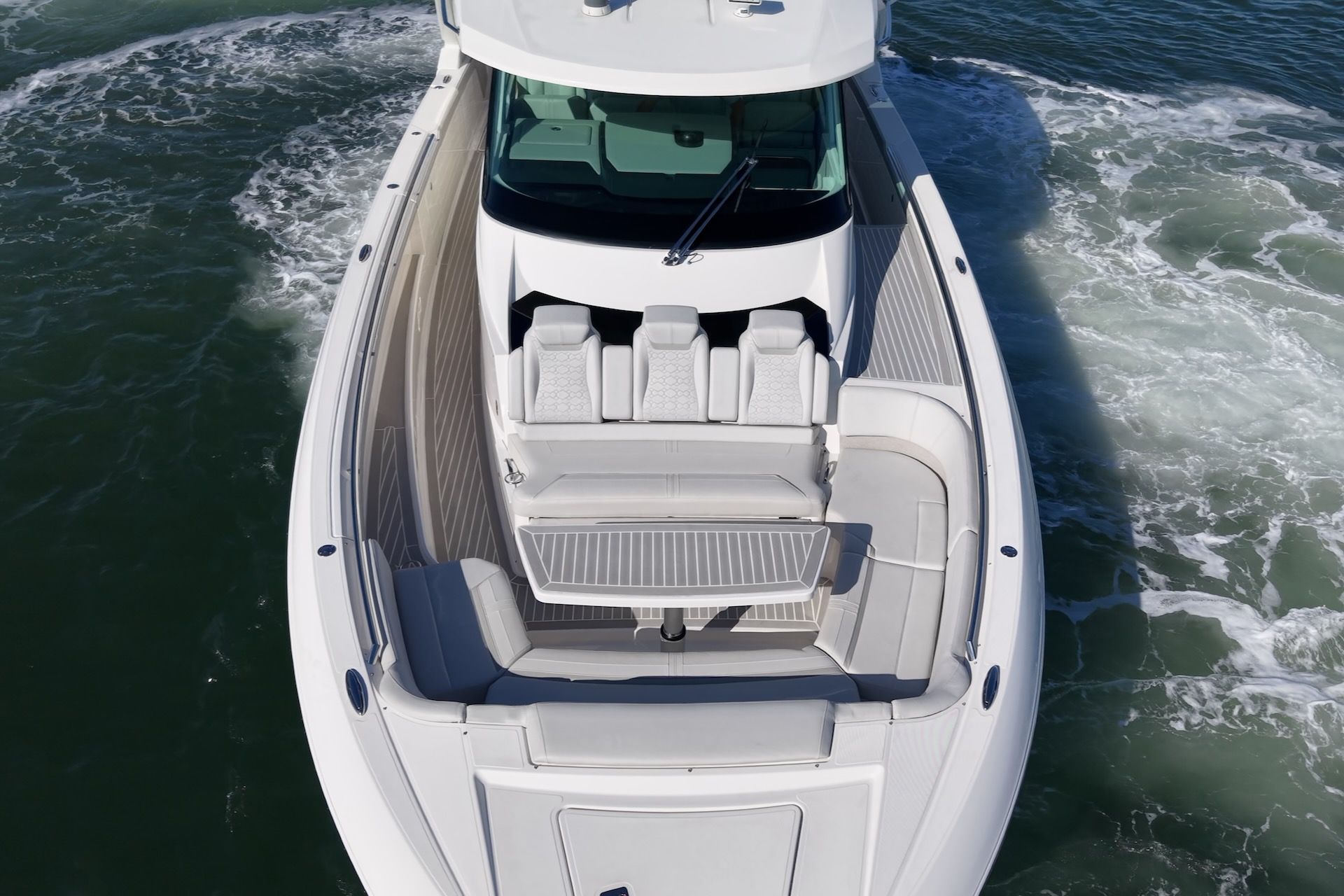 2023 Tiara Yachts 48 LS - 12