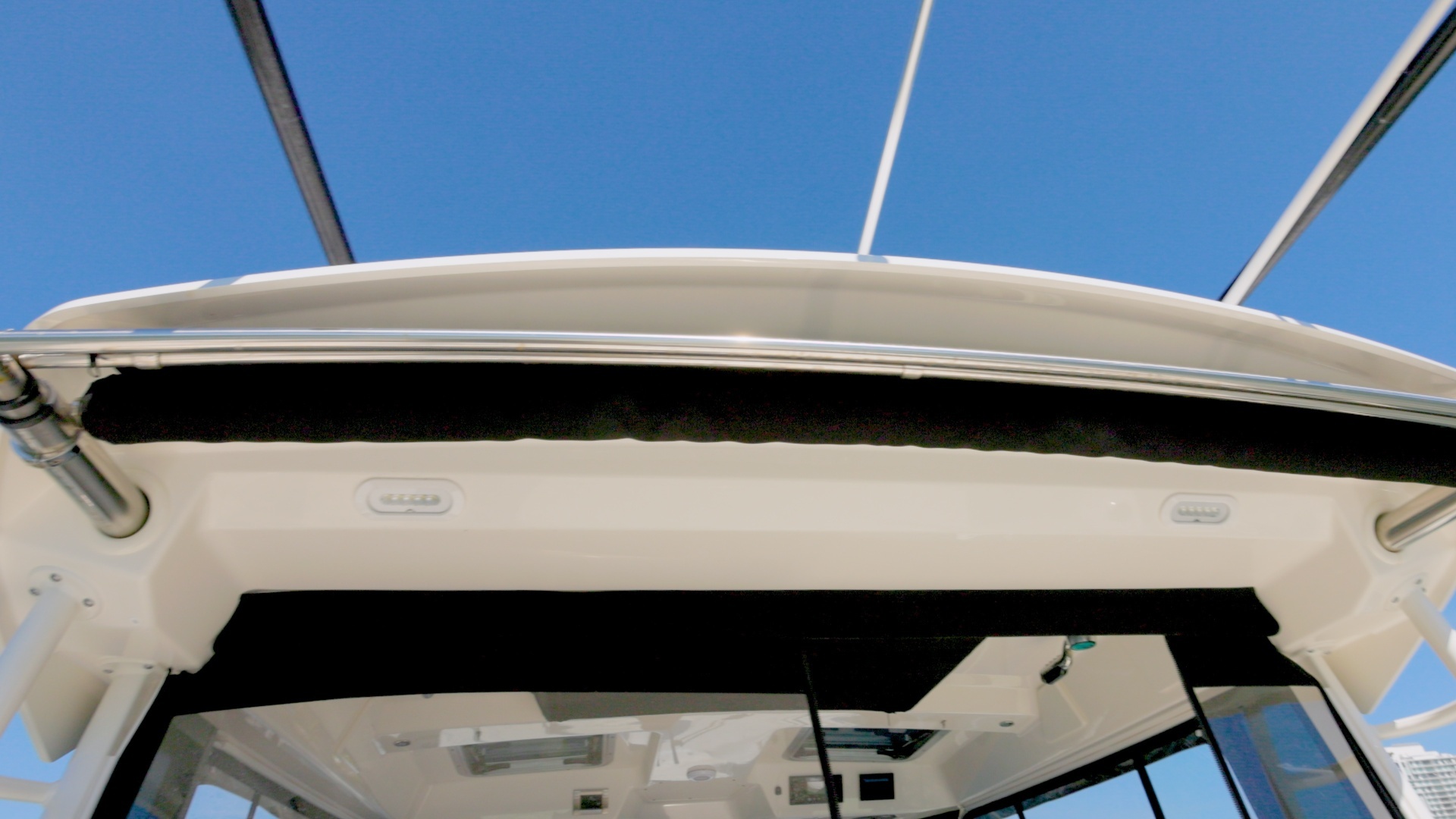 2023 Boston Whaler Conquest - Image 24