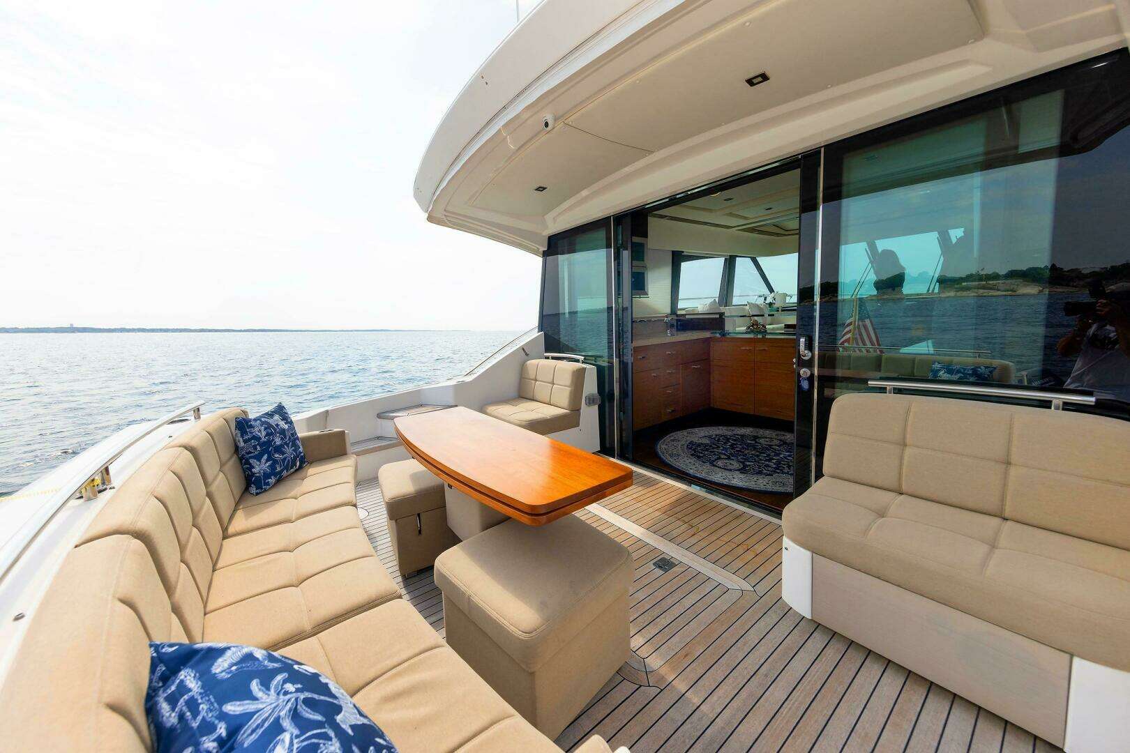 2014 Tiara Yachts 5000 Express - Image 11