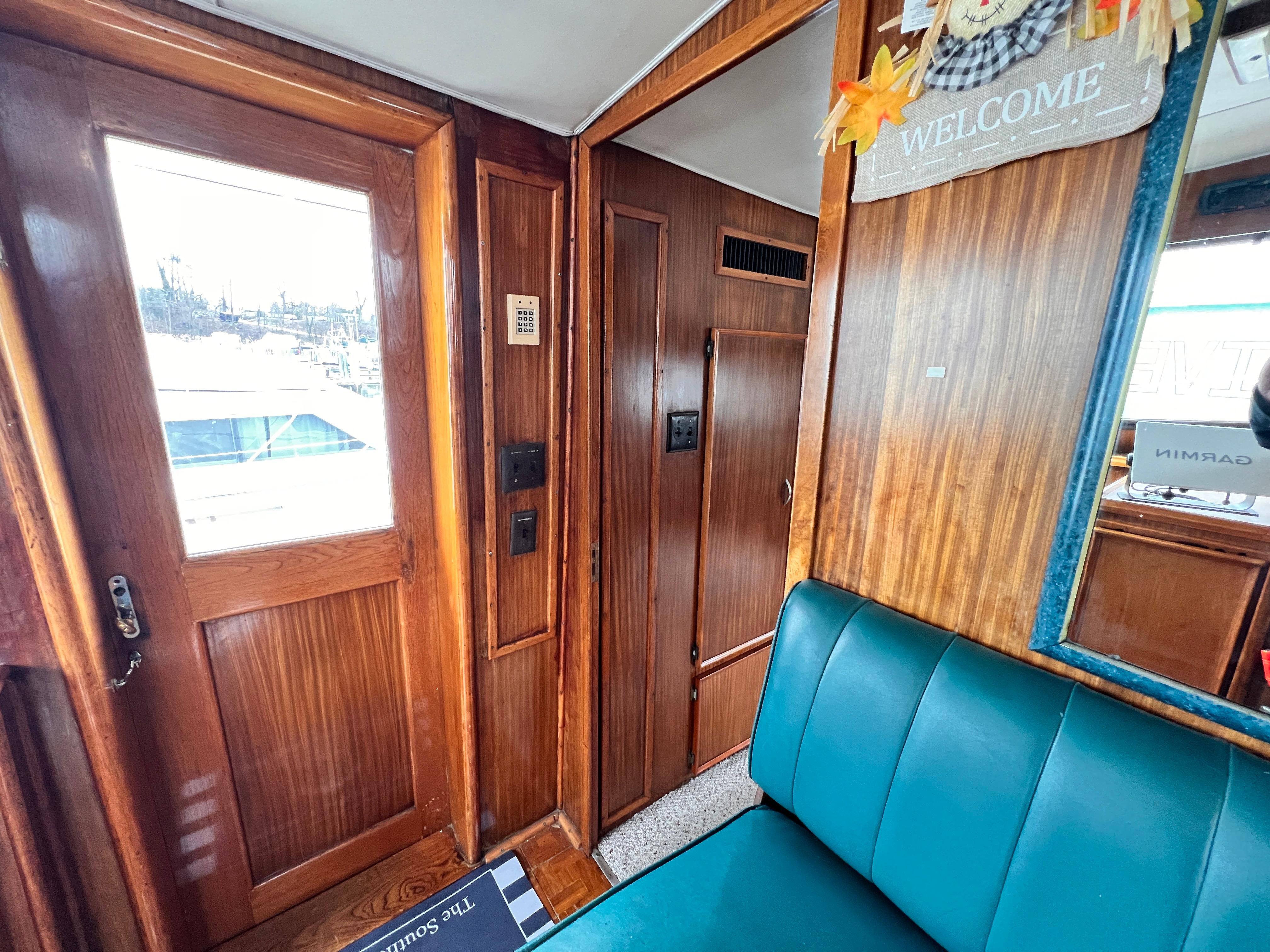 1980 Hatteras 58 MY - 9