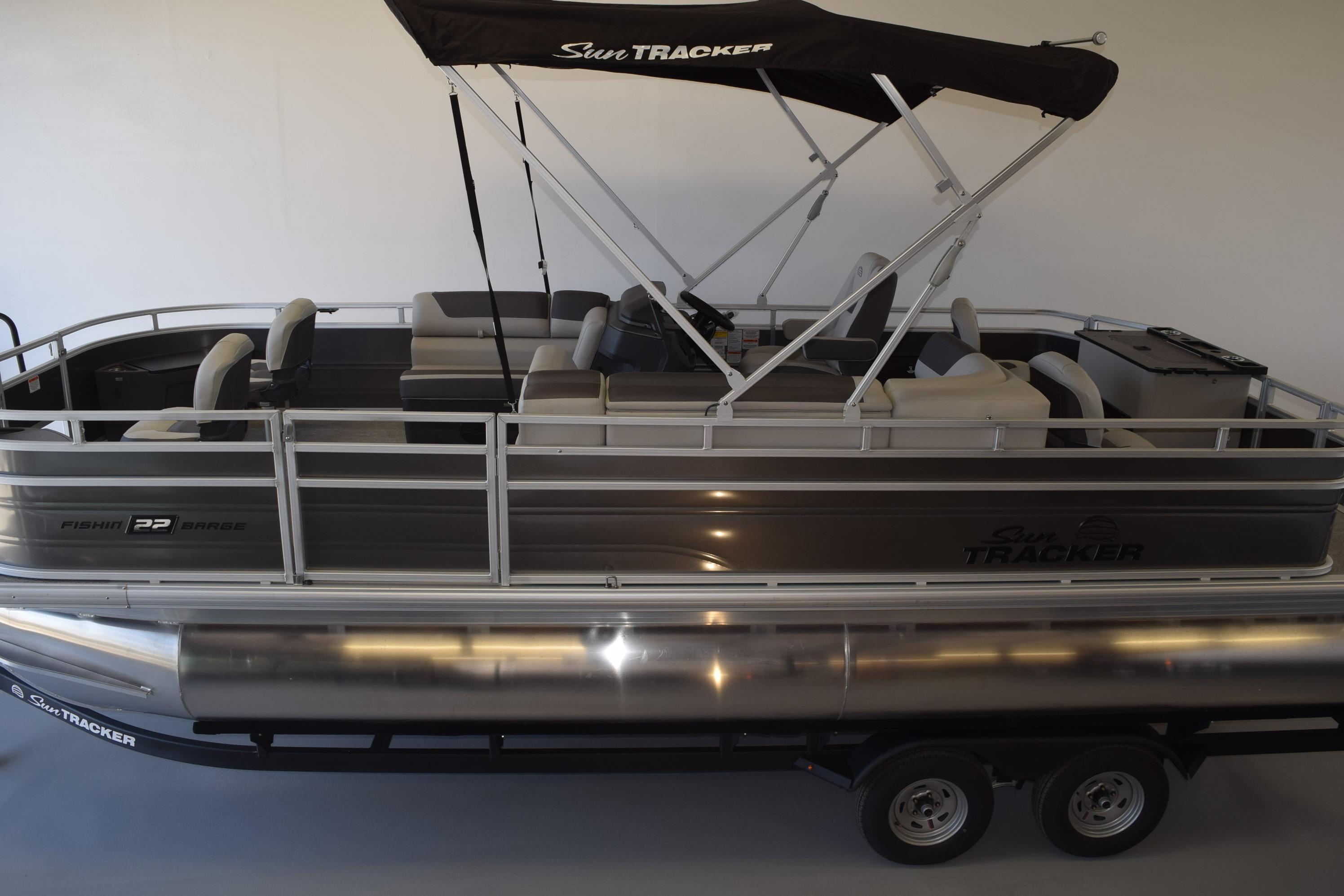 2026 Sun Tracker Fishin' Barge 22 DLX