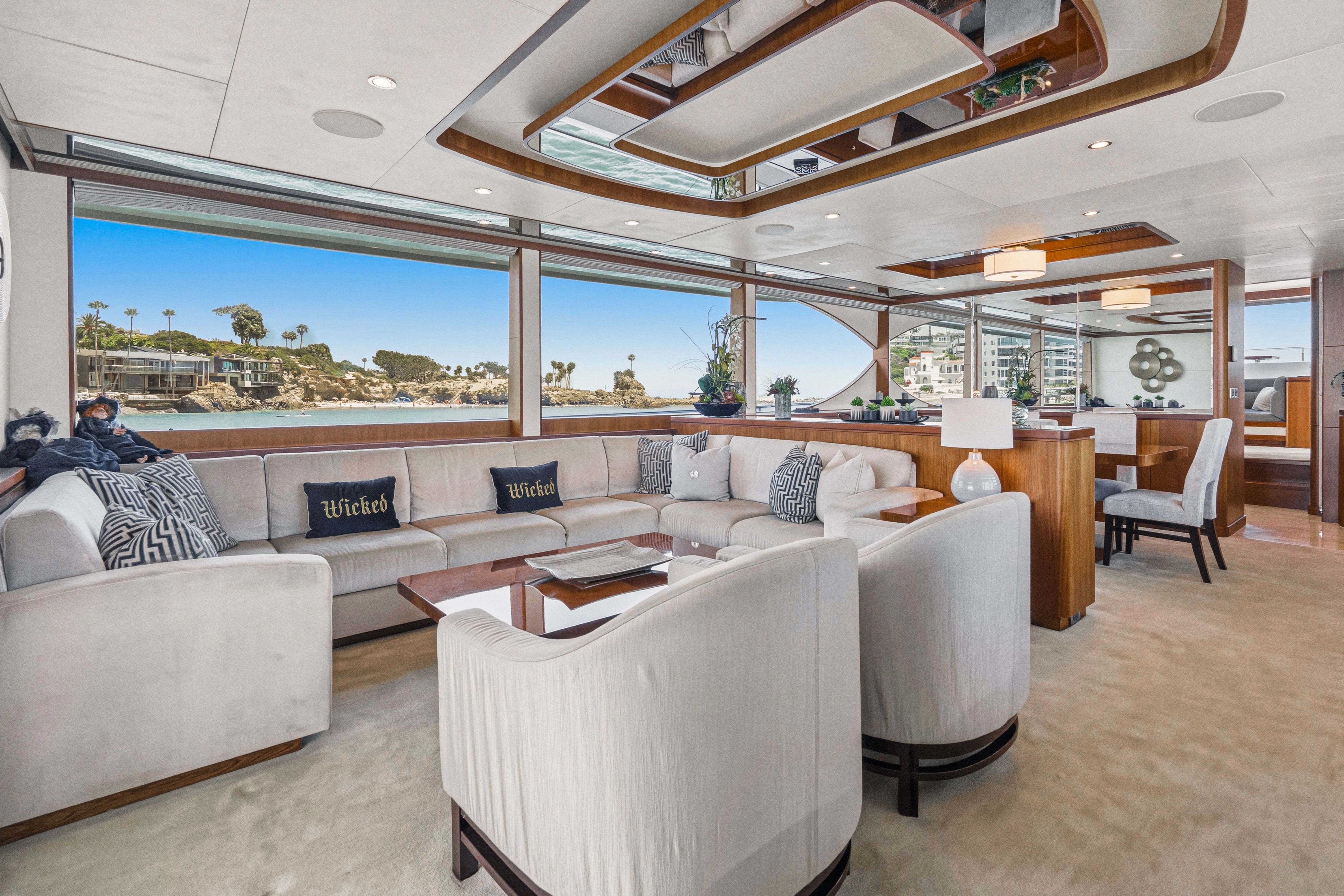 2015 Ocean Alexander 90 Skylounge Motoryacht - 34