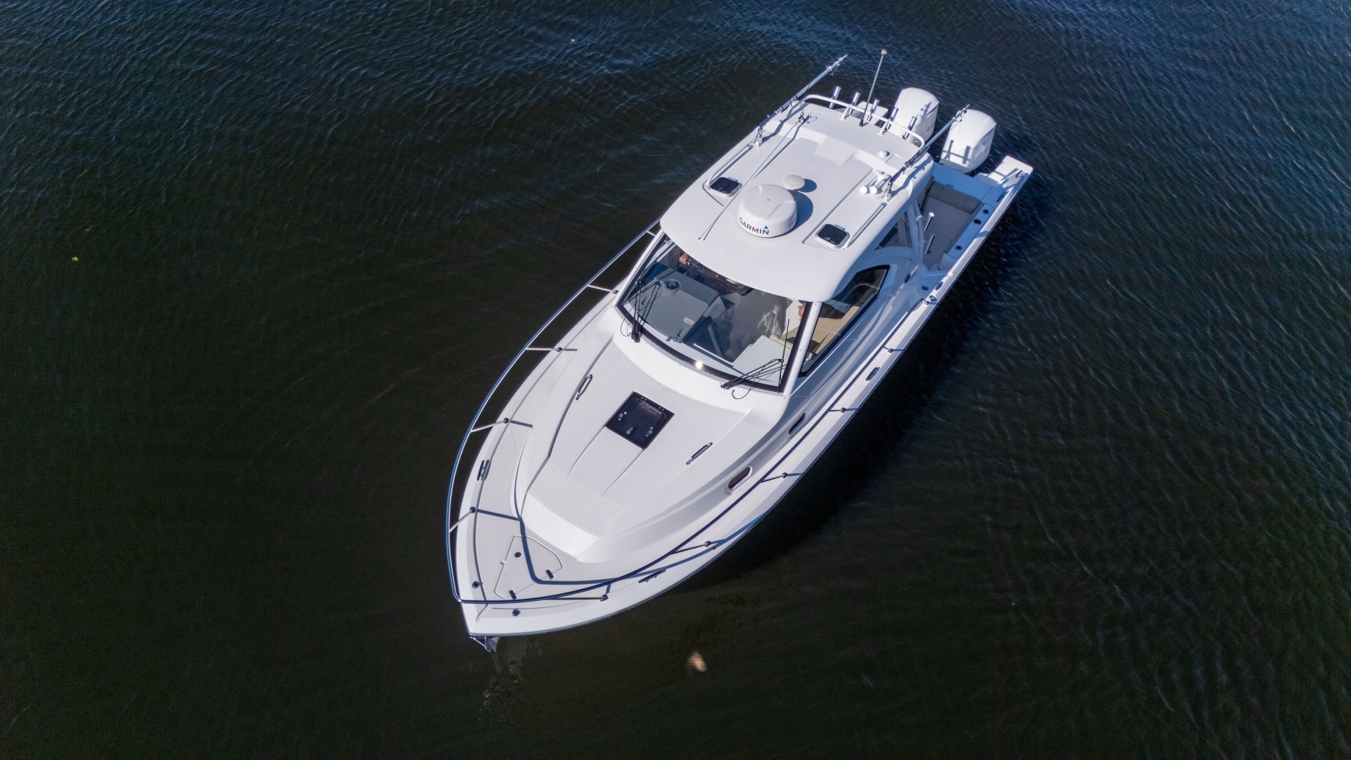 2018 Pursuit 325 OS - Image 7