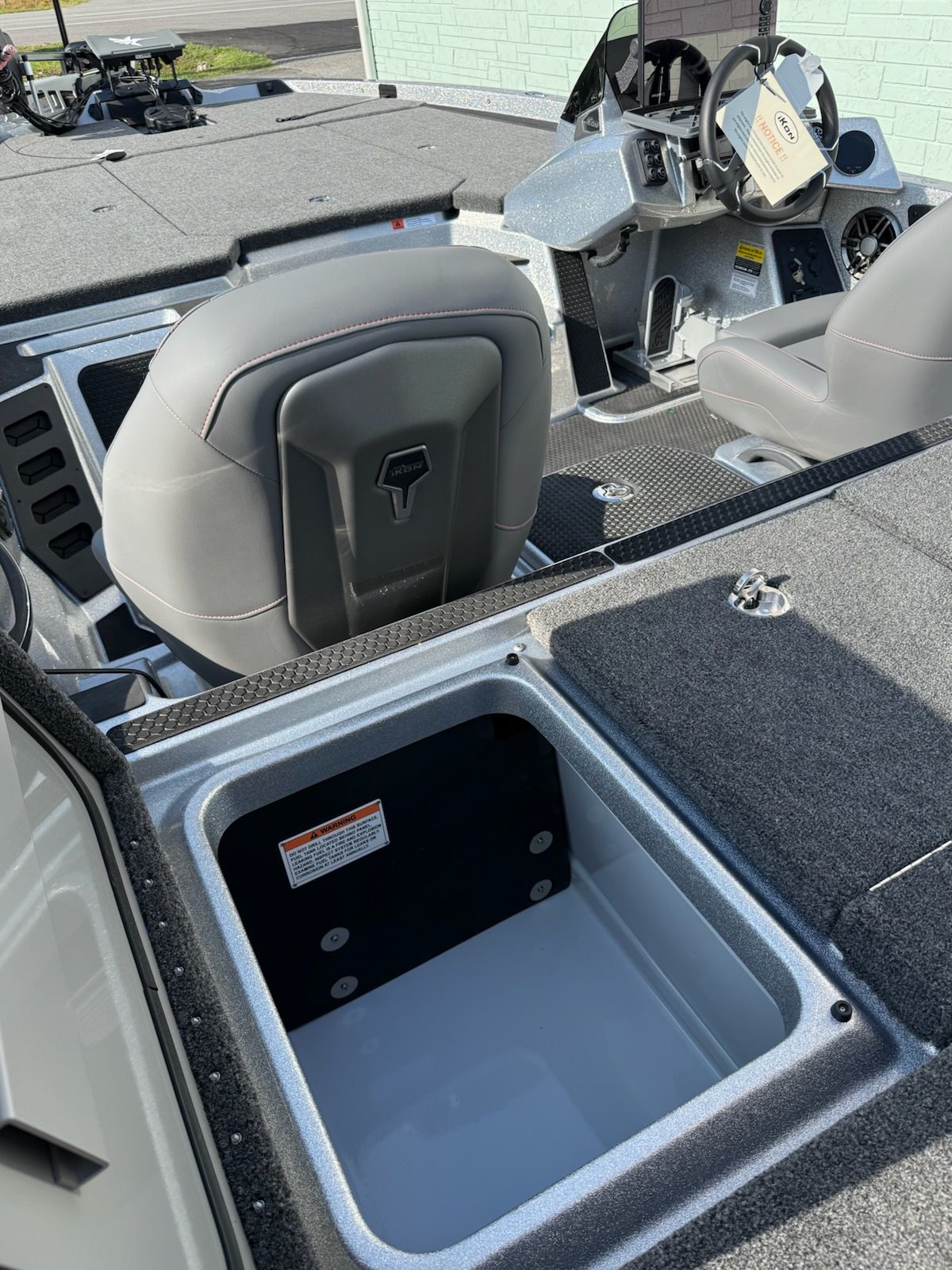 2027 iKon VLX21 - 12