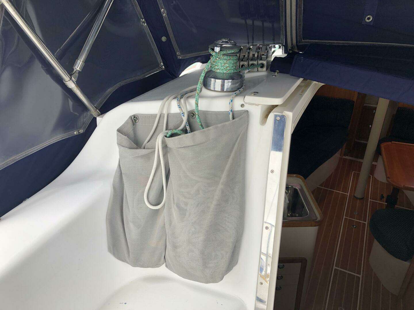 2005 Catalina 320 - Image 19