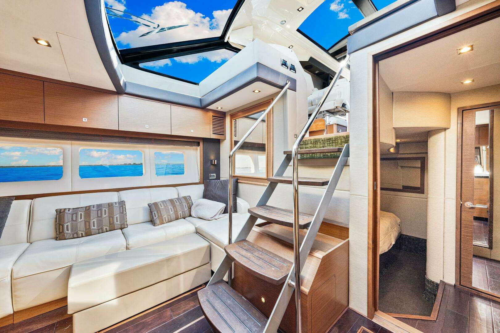 2016 Sea Ray 510 Sundancer - Image 19