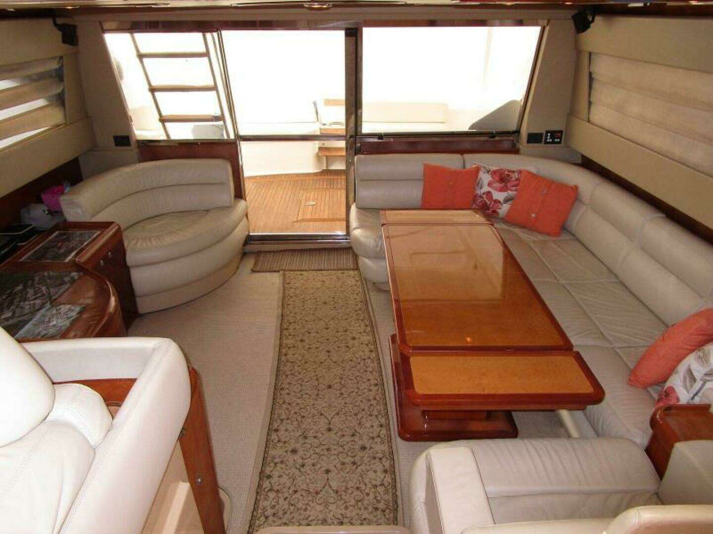 2003 Ferretti Yachts 590 Motor Yacht - Image 10