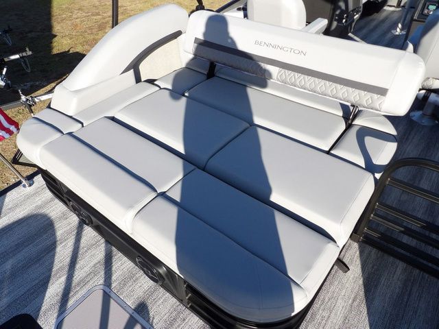 2026 Bennington M Swingback 22 MSB - 31