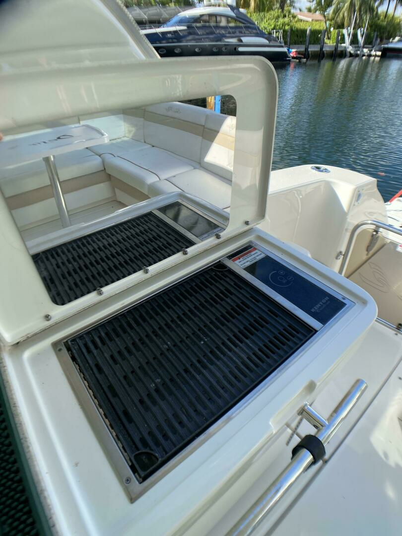 2010 Sea Ray 45 Sundancer - Image 21