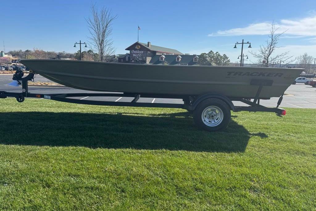 2026 Tracker Grizzly 1754 Utility