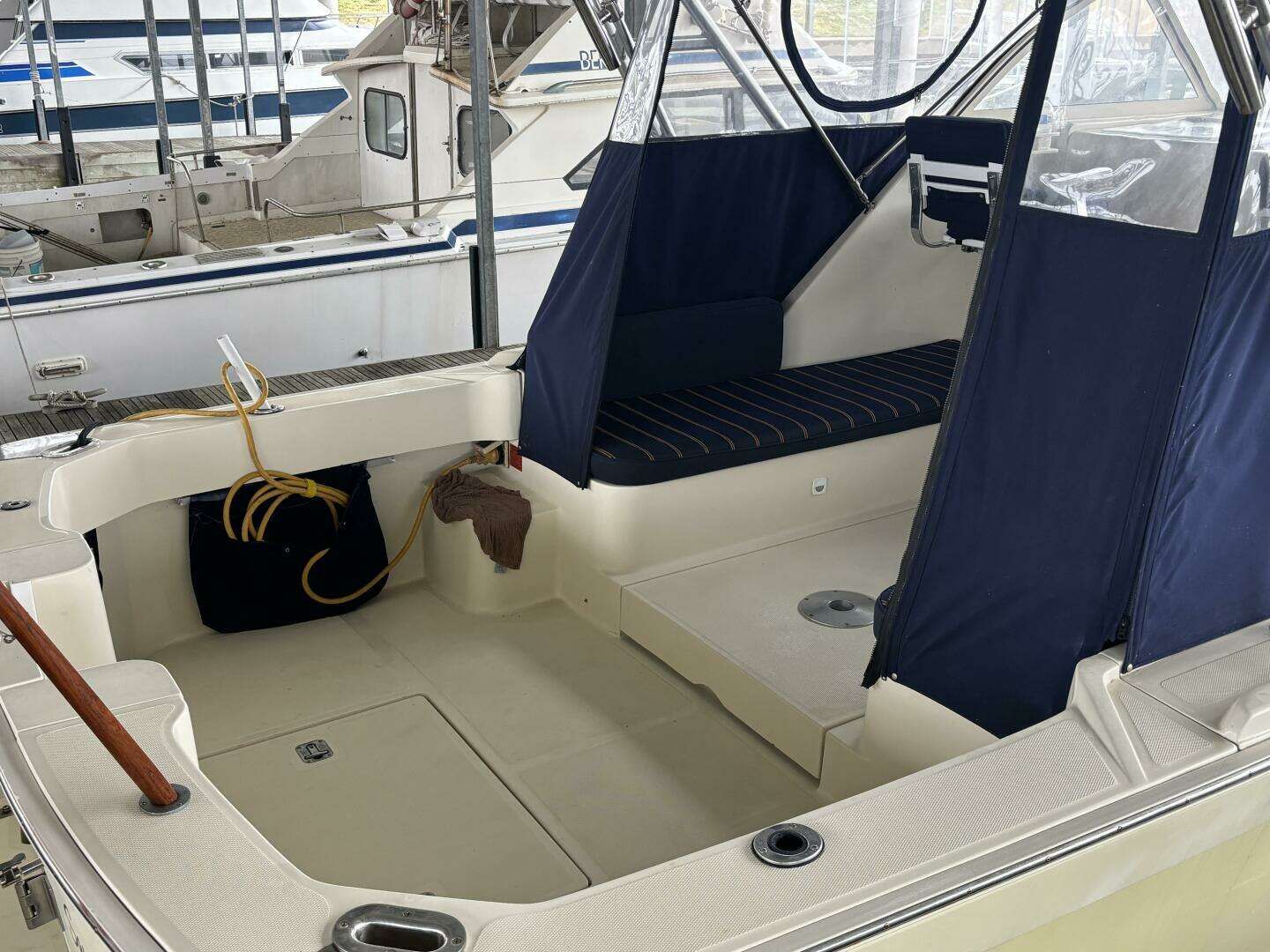 2004 Mainship Pilot 30 Rum Runner II - Image 15