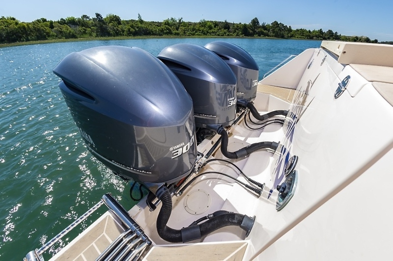 2014 Grady-White Express 370 - Image 21