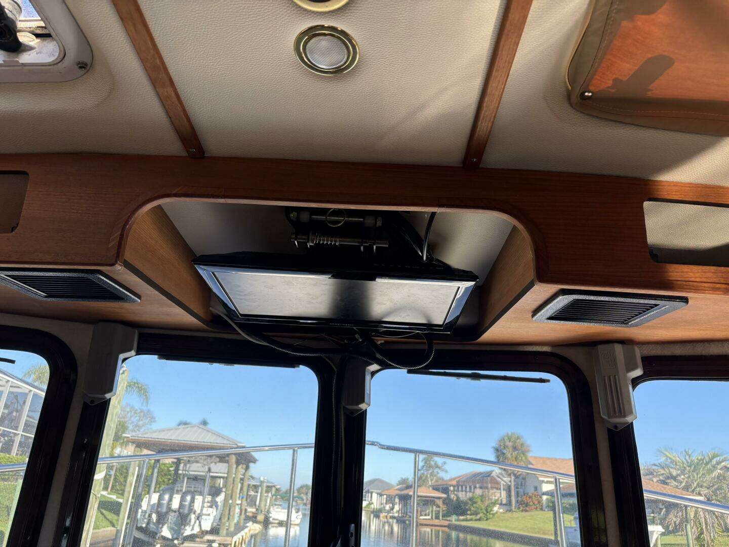 2014 Ranger Tugs R-27 - Image 33