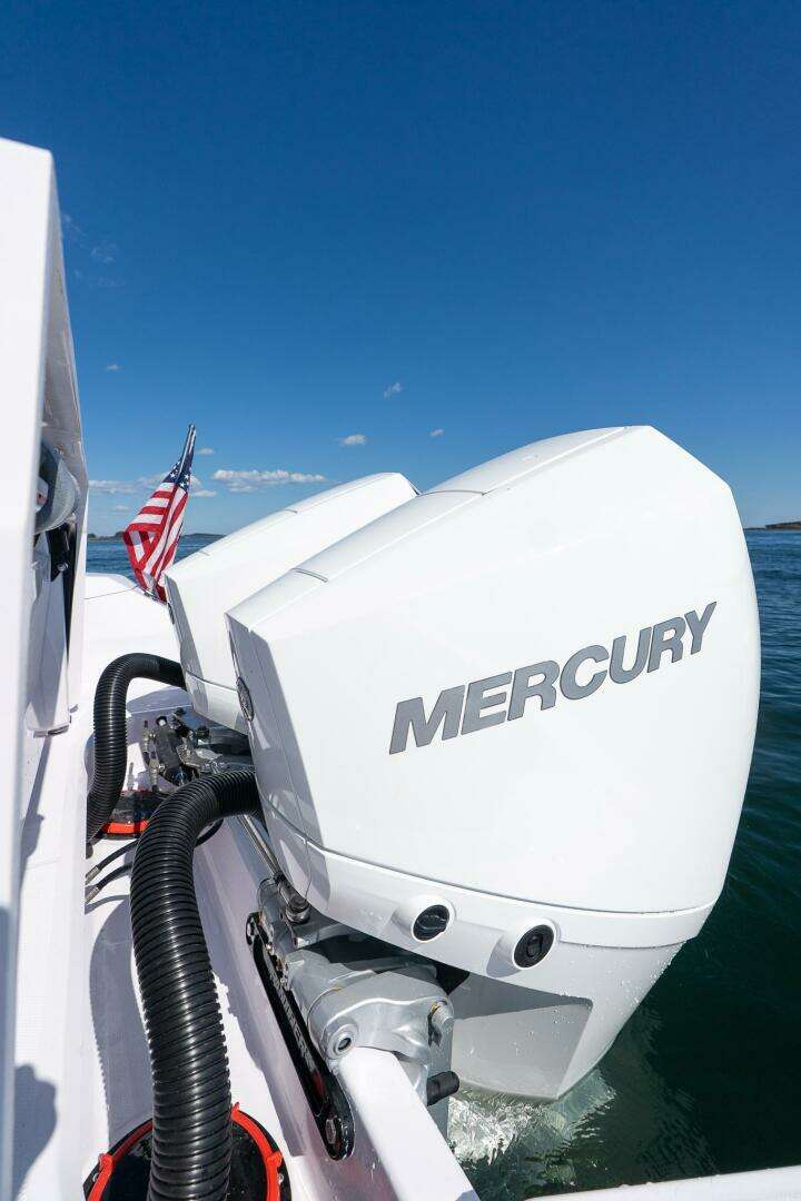 2025 Axopar CCX Center Console - Image 20