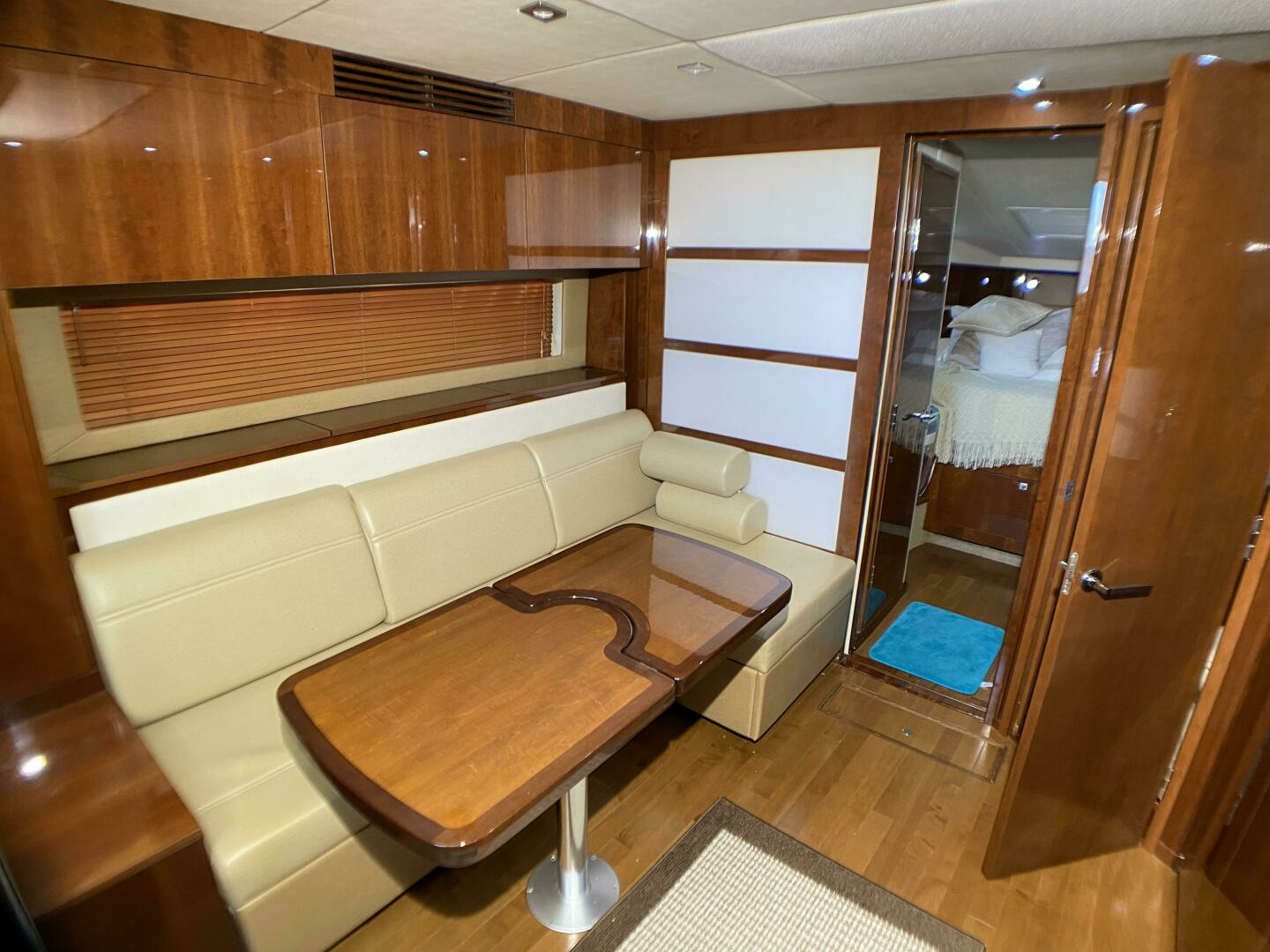 2010 Sea Ray 45 Sundancer - Image 23