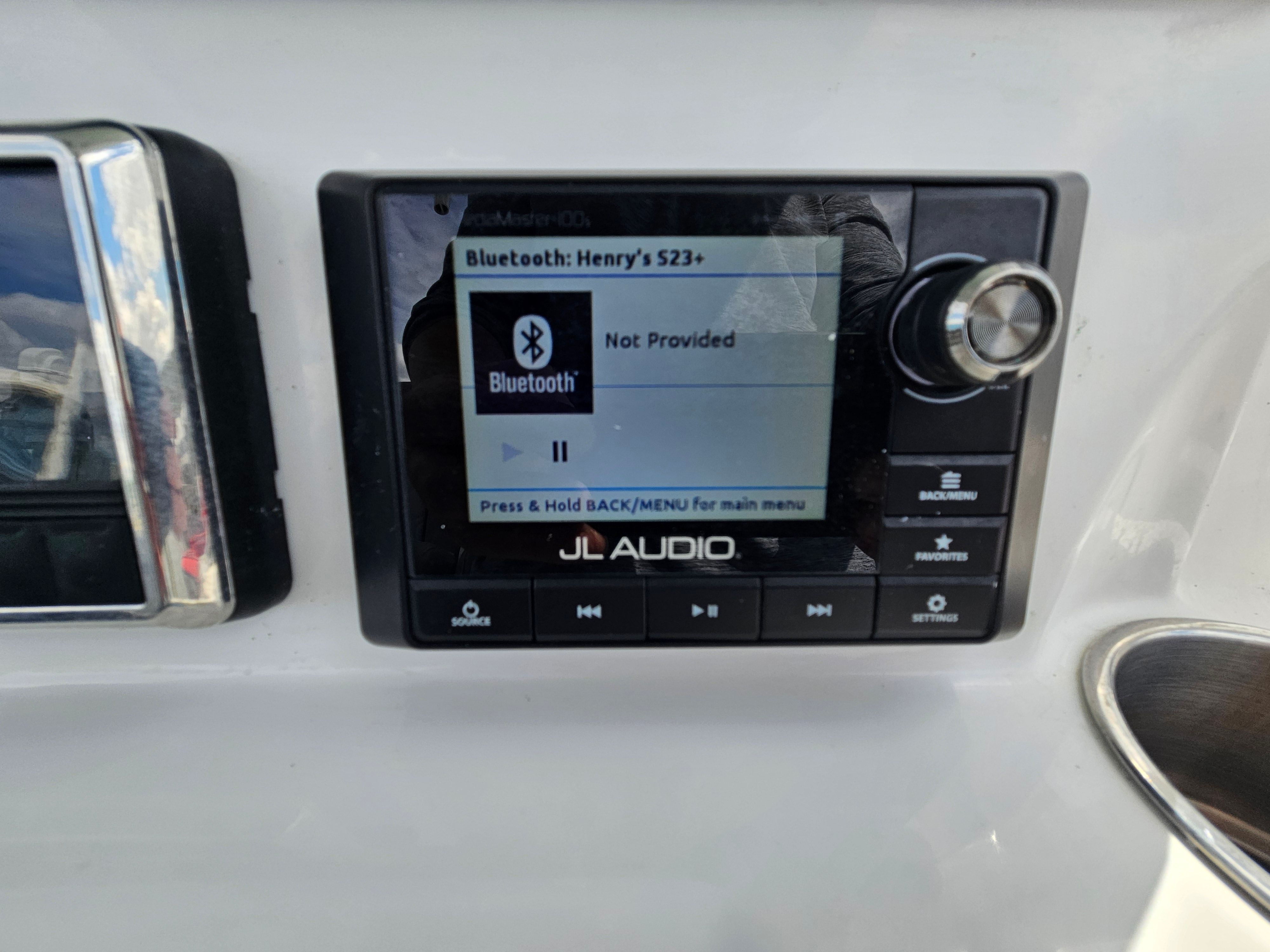 JL Audio Bluetooth control on Sea Fox 288 Commander 2021.