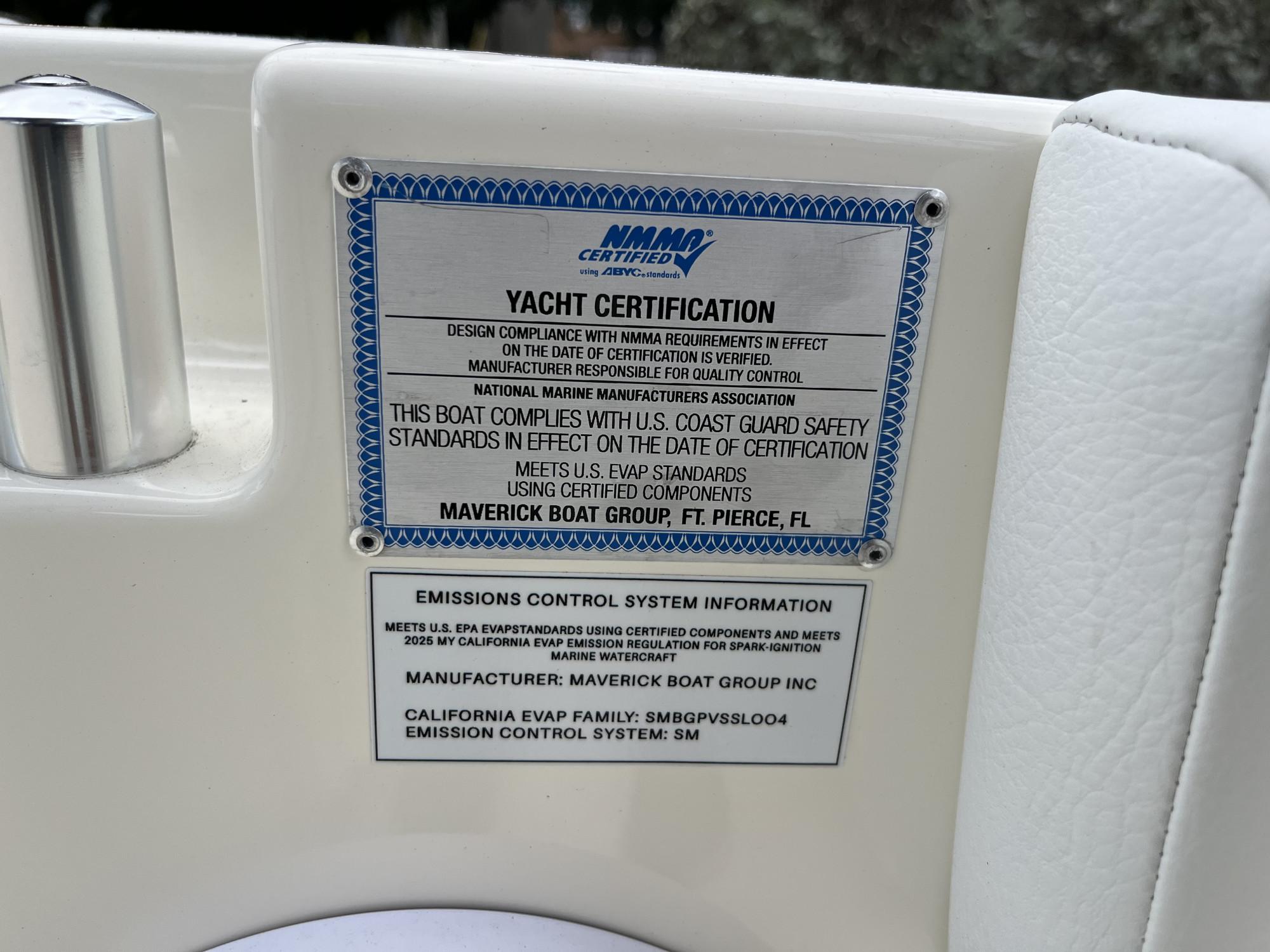 2025 Cobia 320 Center Console - 37