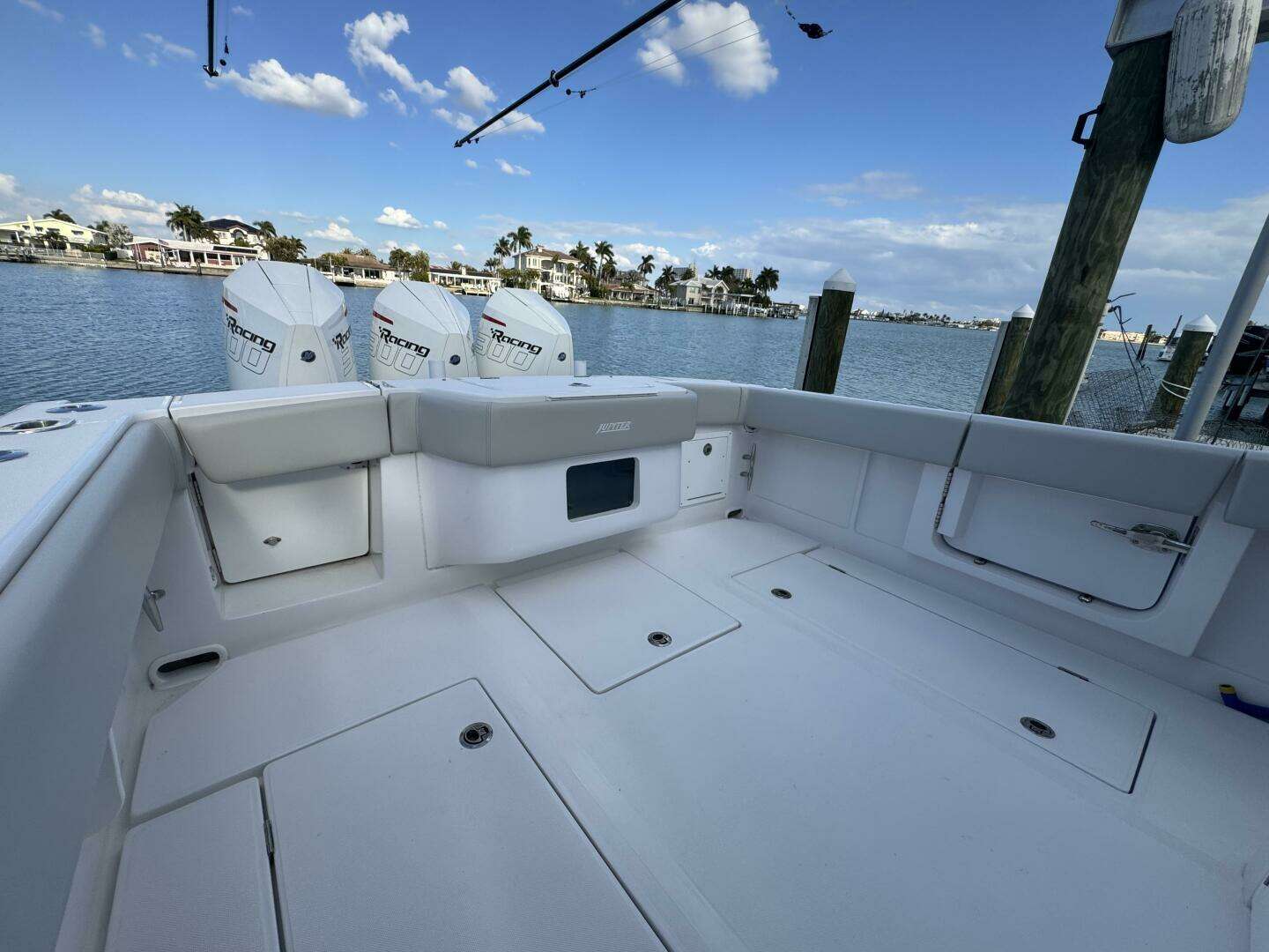 2024 Jupiter 38 HFS - Image 32
