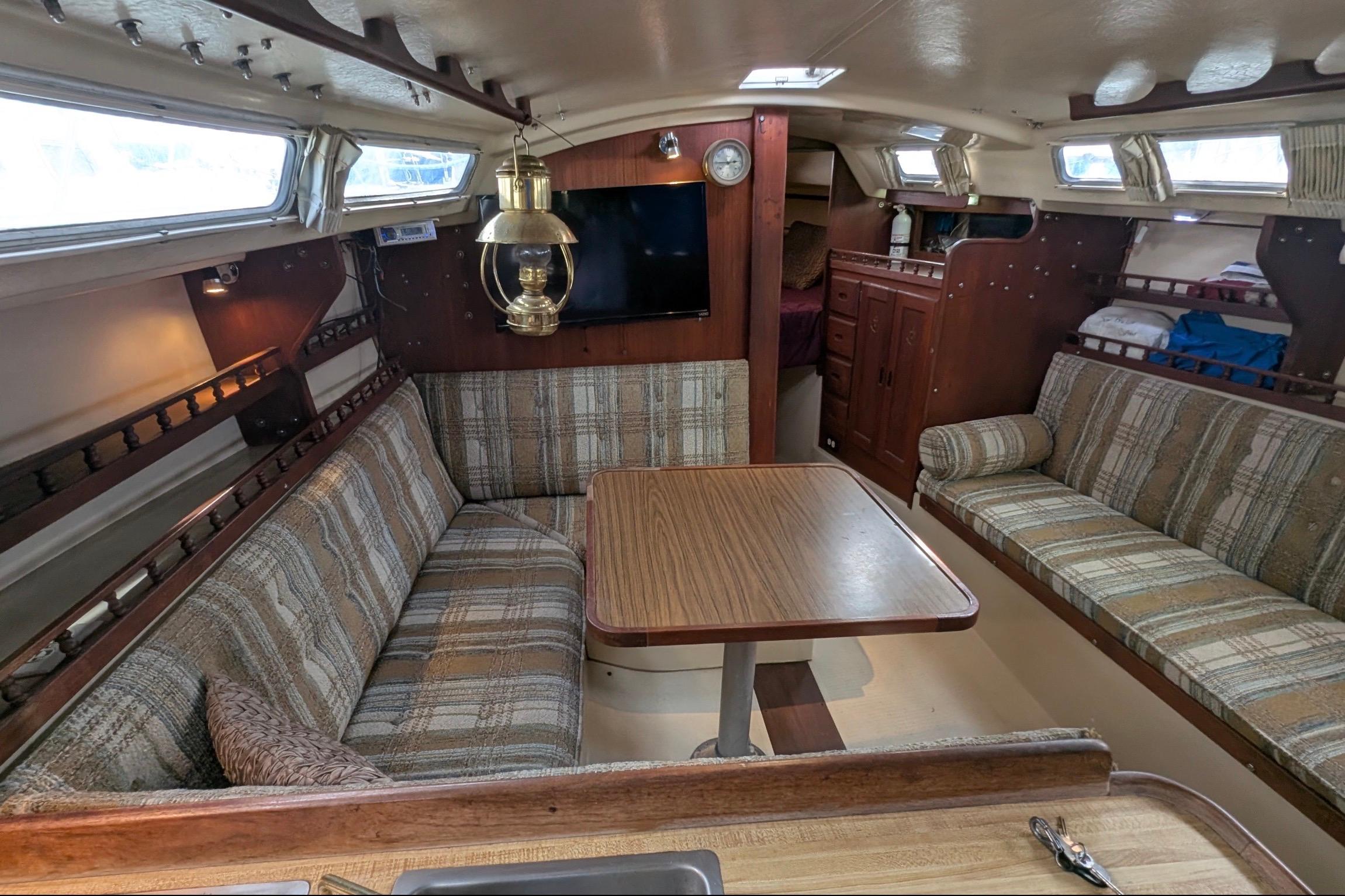 1982 Catalina 30