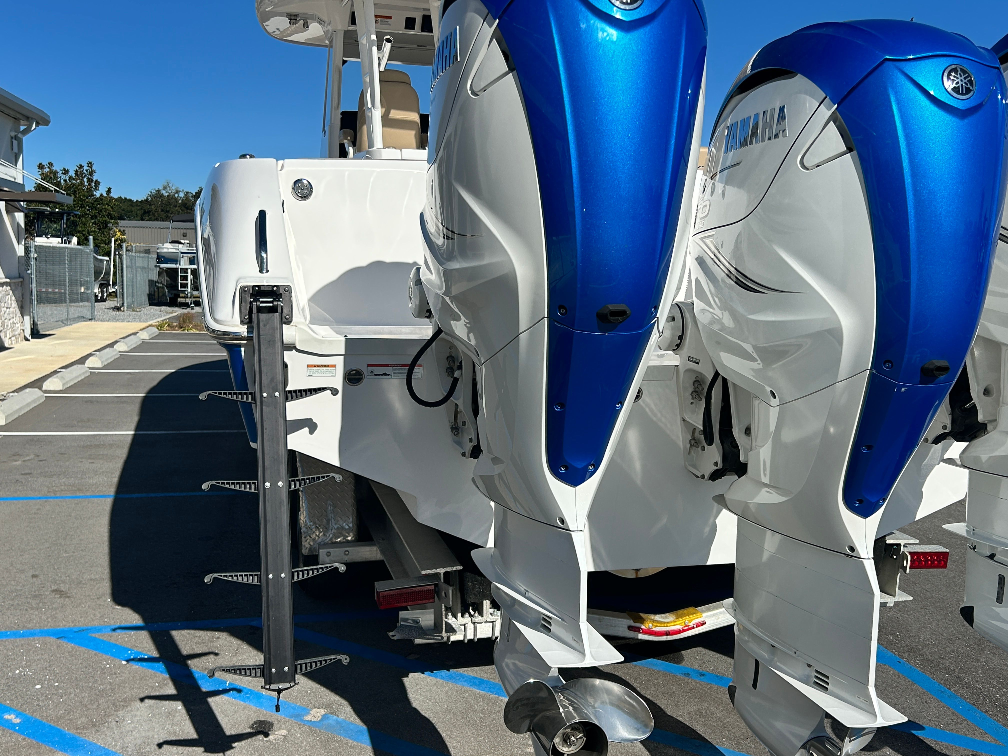 2020 Everglades 395 Center Console - 7