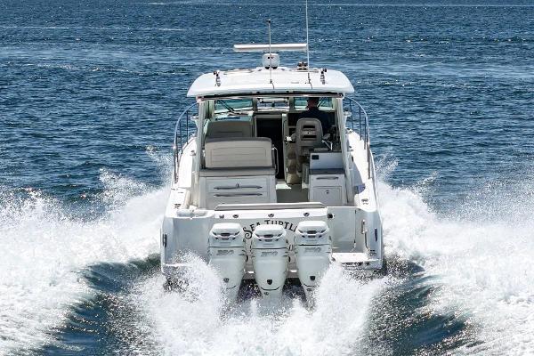 2020 Boston Whaler 345 Conquest - 52