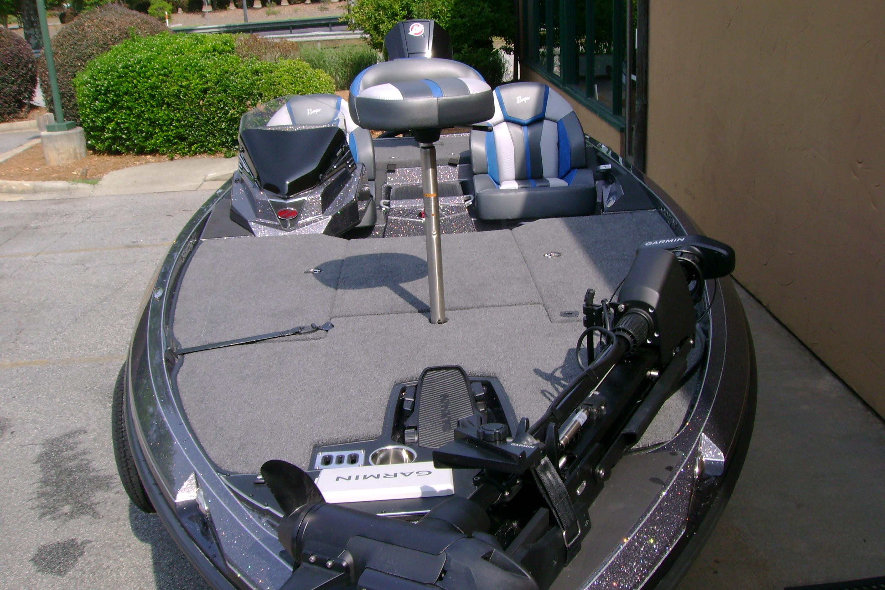 2026 Ranger Z519R Cup-Equipped boat with advanced Garmin equipment, parked outdoors.