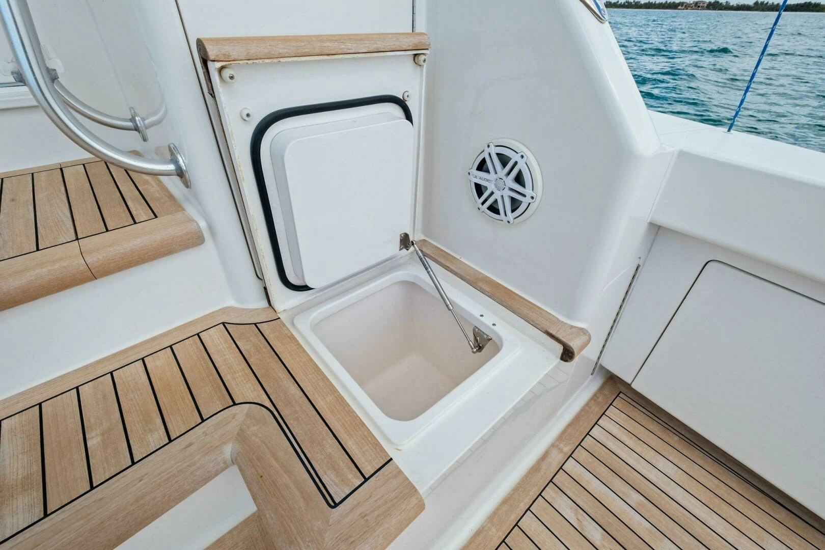 2008 Viking 64 Convertible - Image 72
